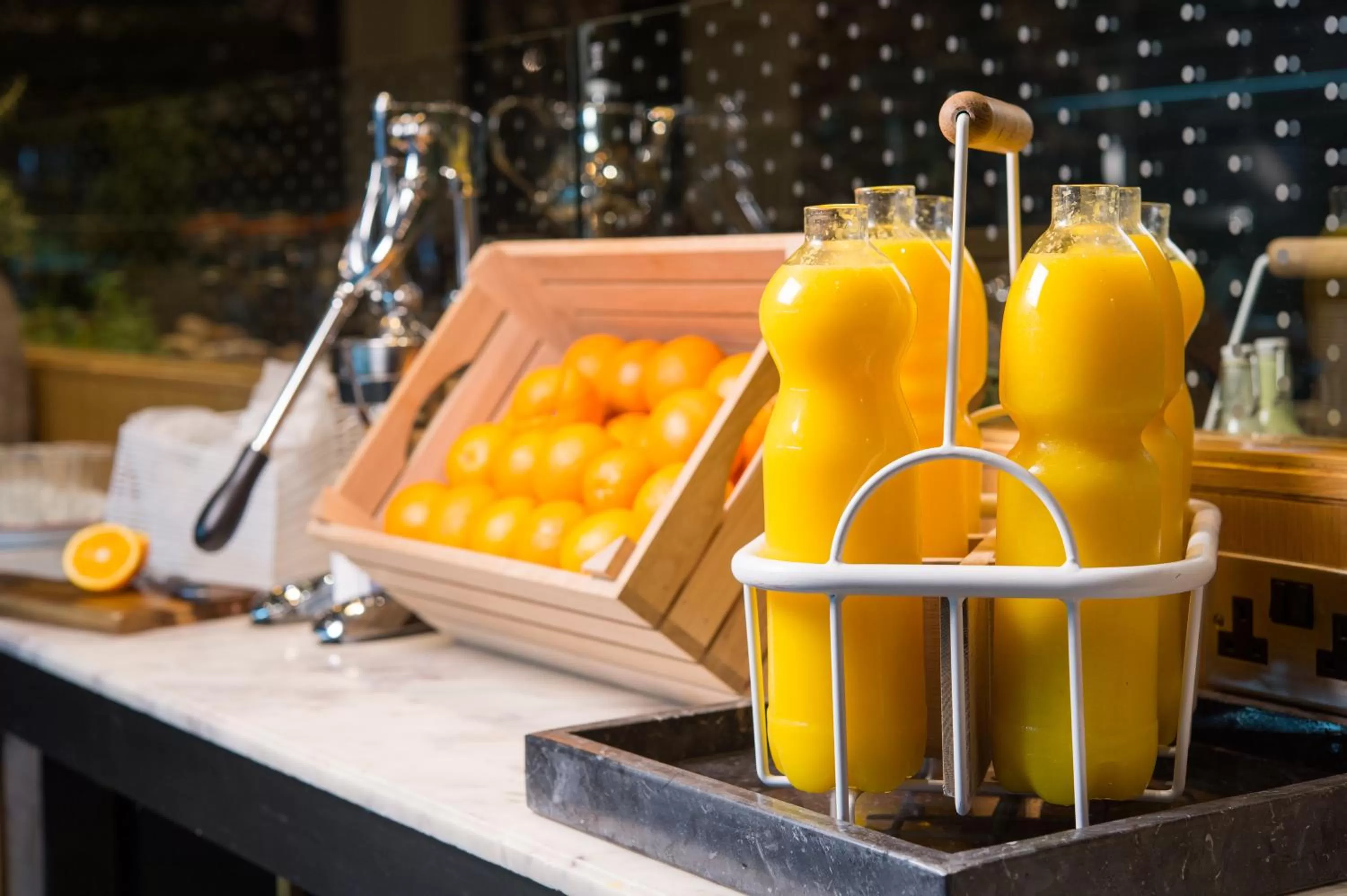 Food and drinks in Park Inn by Radisson Dubai Motor City