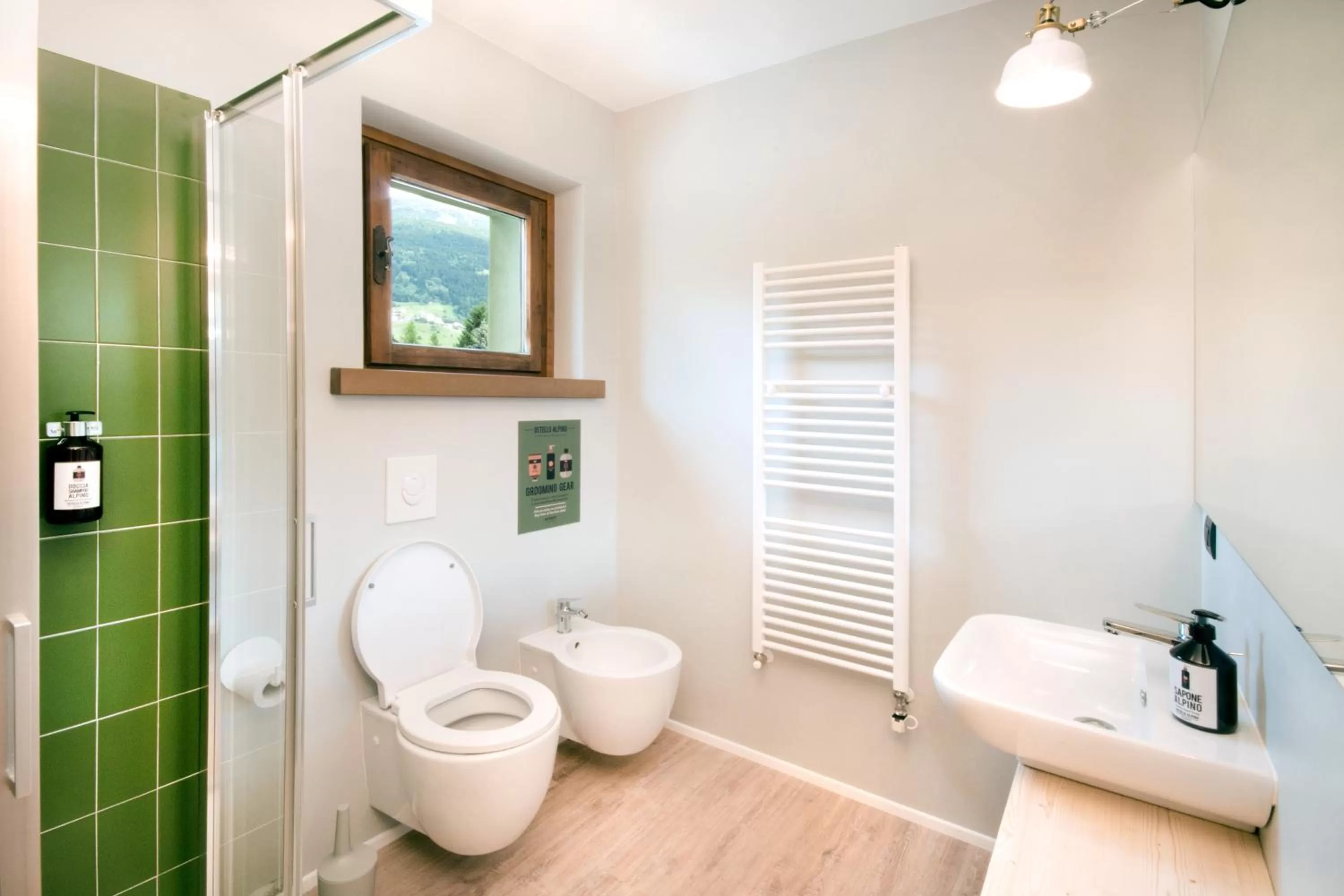 Family Room with Private Bathroom in Ostello Alpino