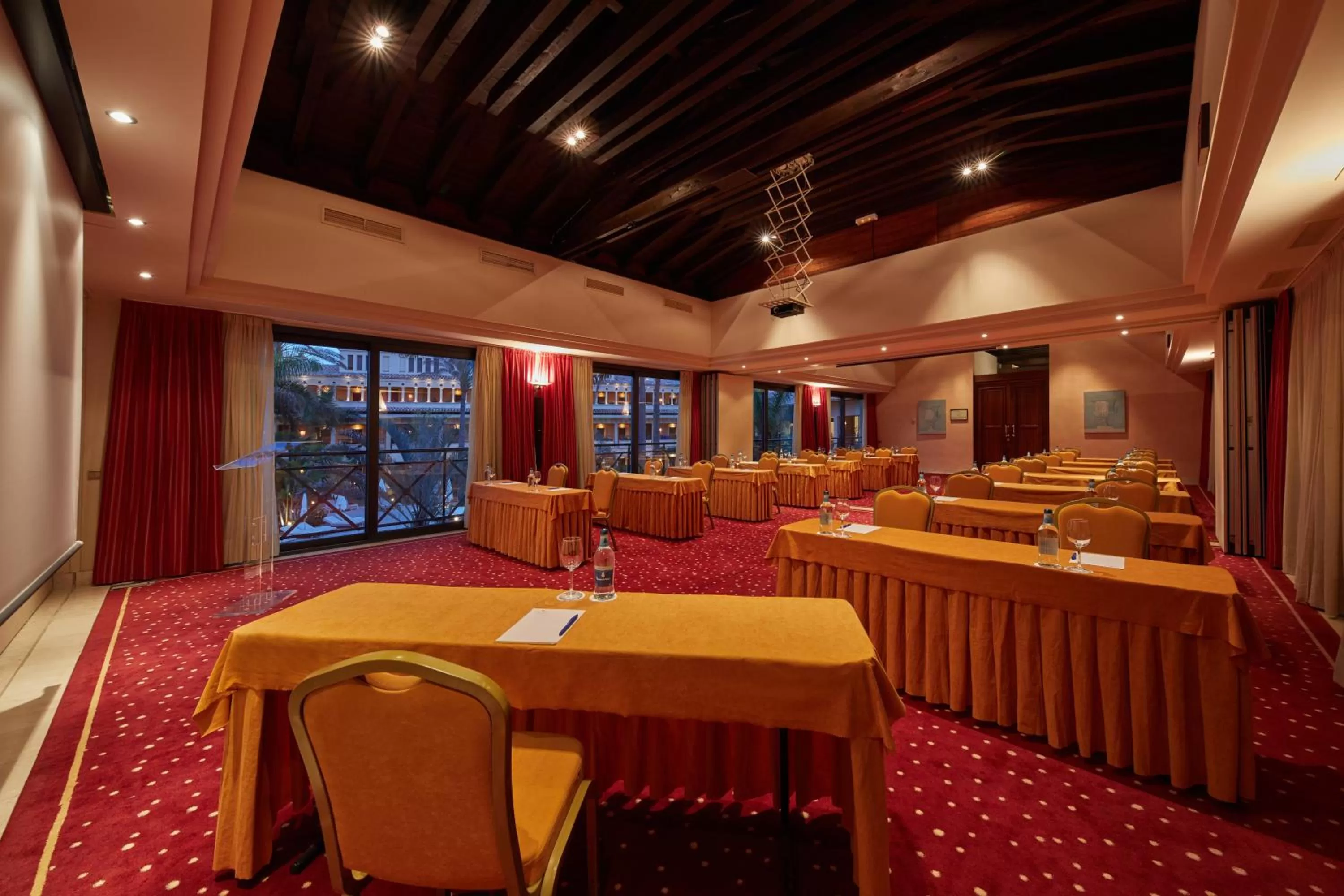 Business facilities in Secrets Bahía Real Resort & Spa Adults only