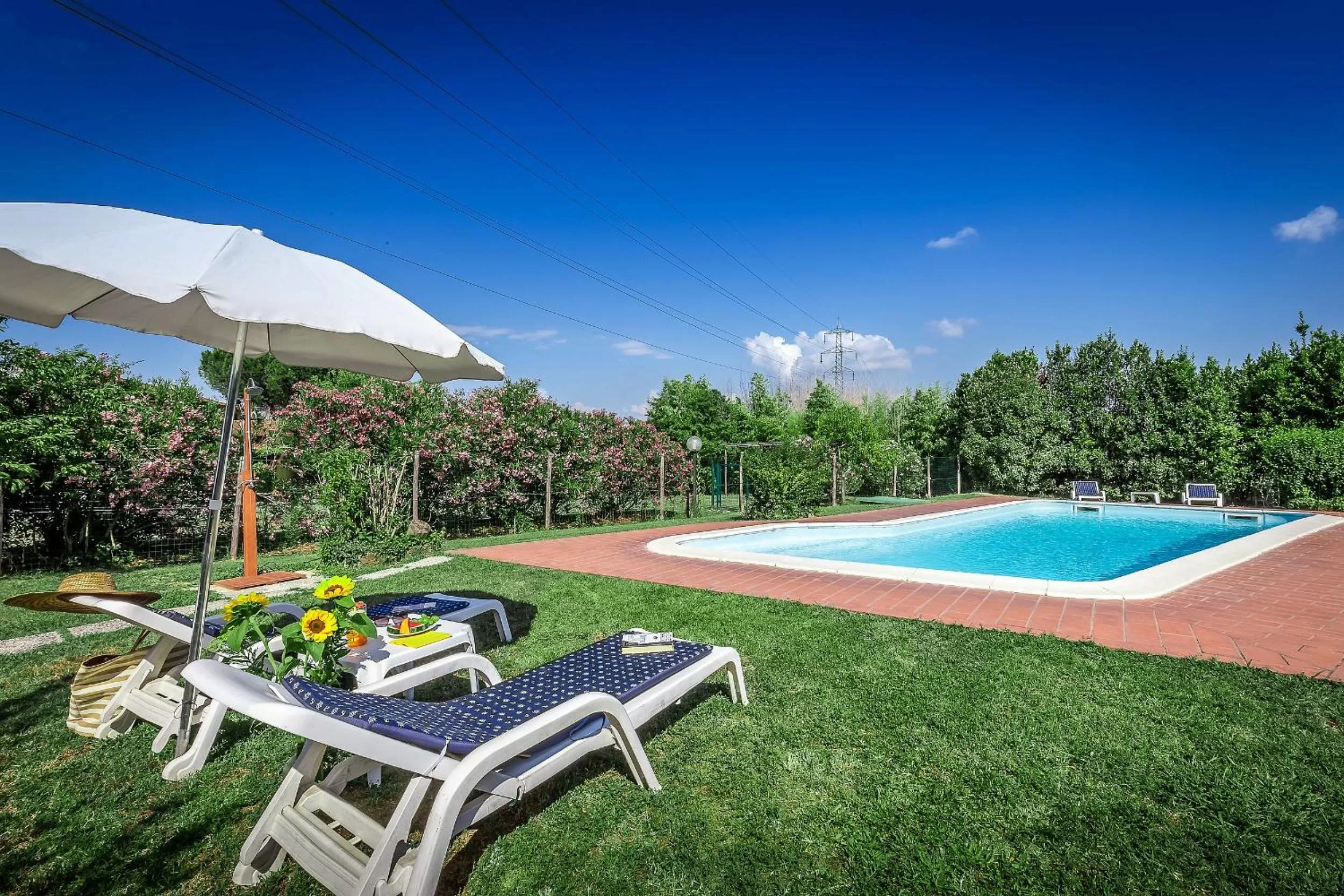 Swimming pool in Locanda il Fornello