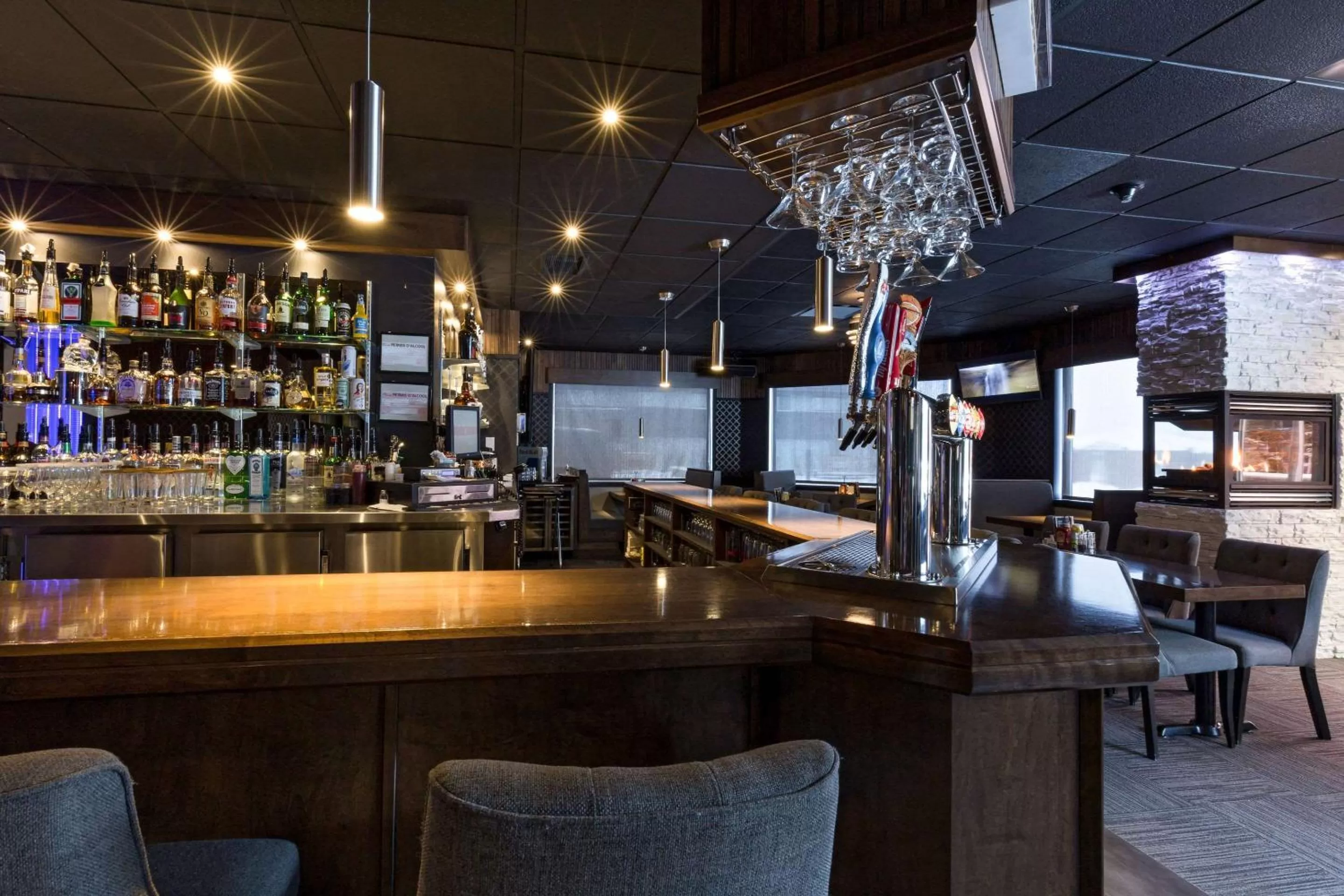 Lounge or bar in Quality Inn & Suites