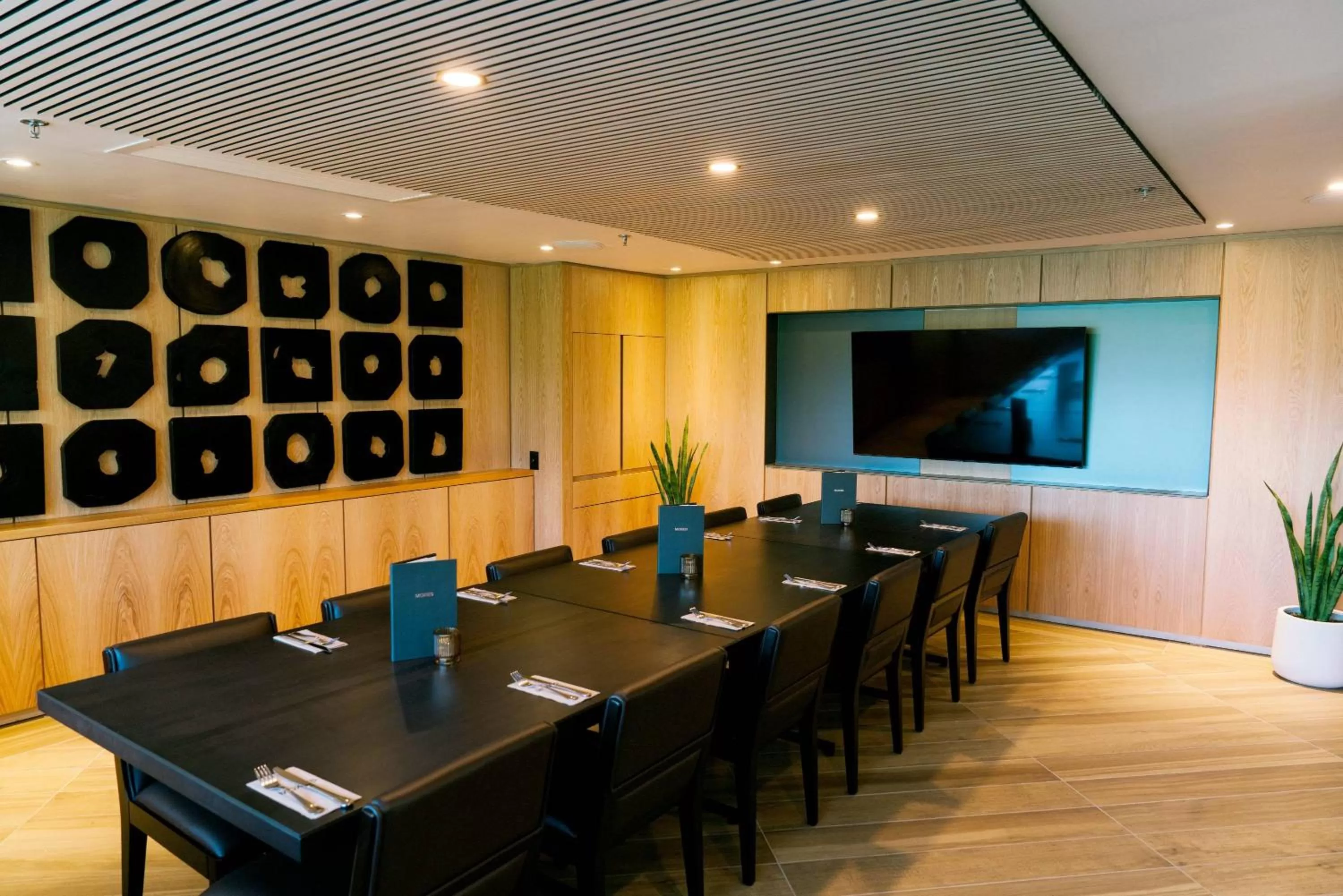 Restaurant/places to eat in Sandman Hotel Vancouver Downtown