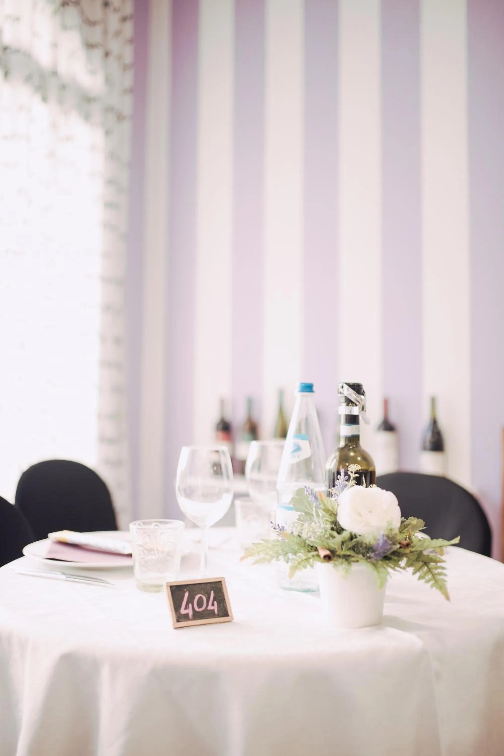 Restaurant/places to eat in Hotel Elite