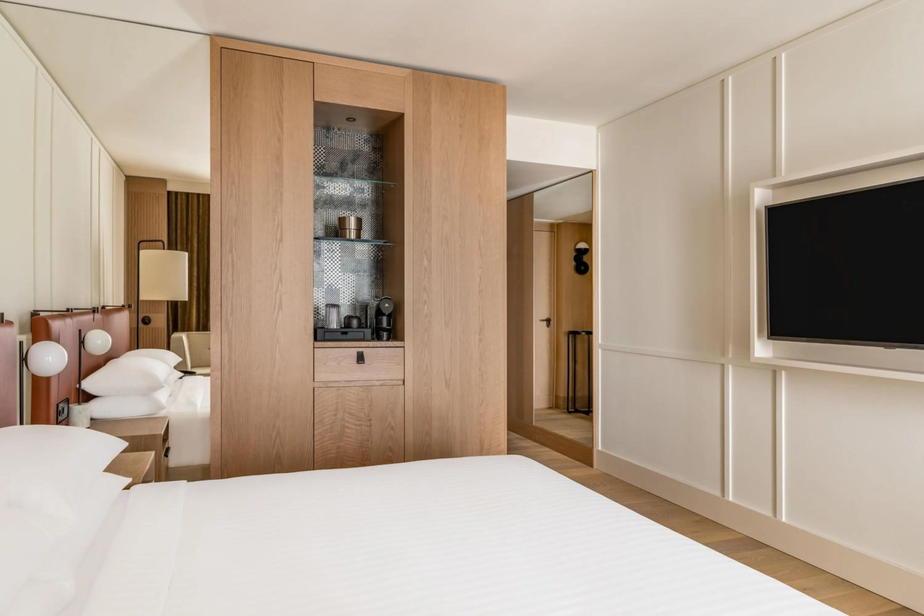 Bed in Munich Marriott Hotel City West