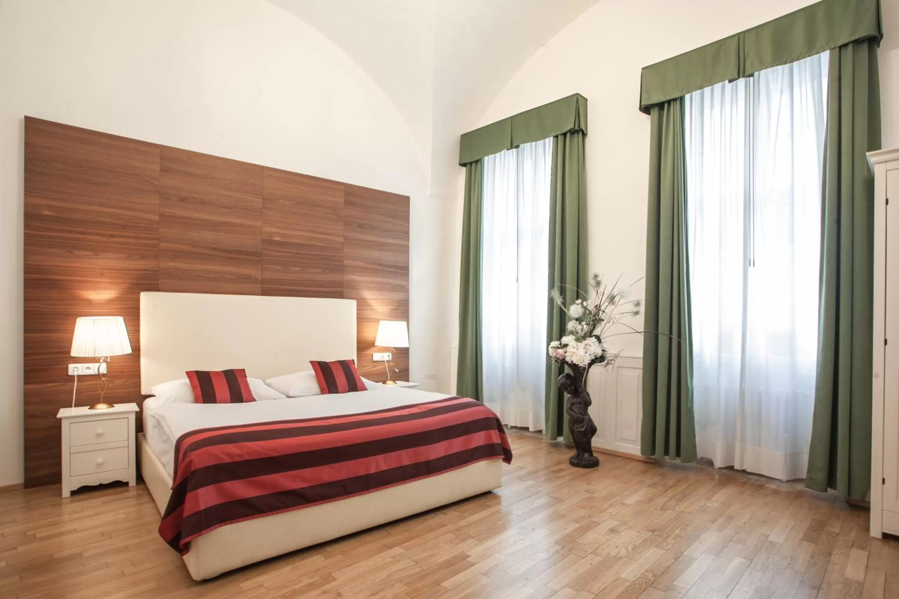 Bedroom, Bed in Little King Hotel U Malvaze