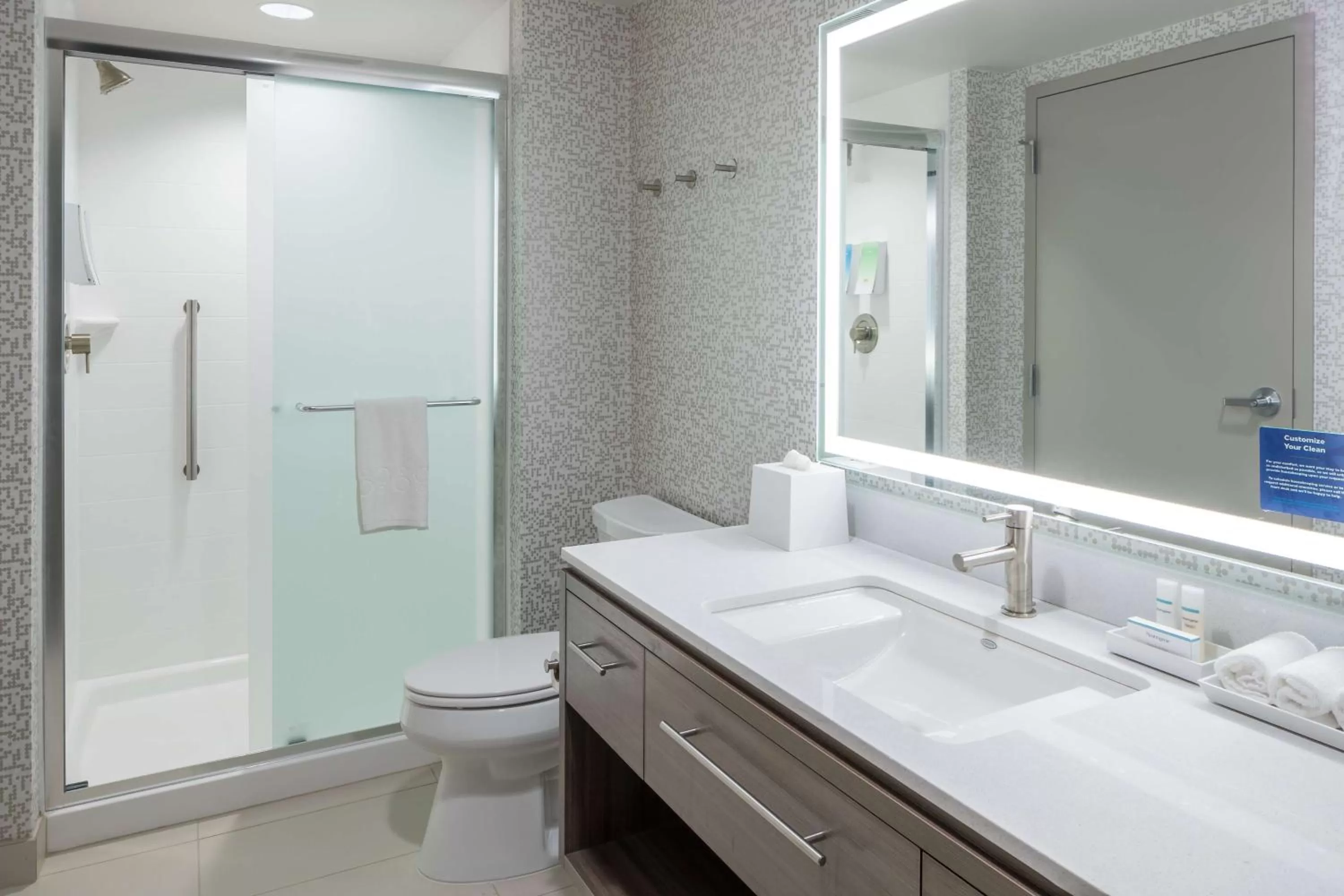 Bathroom, Bed in Home2 Suites by Hilton Fort Worth Cultural District