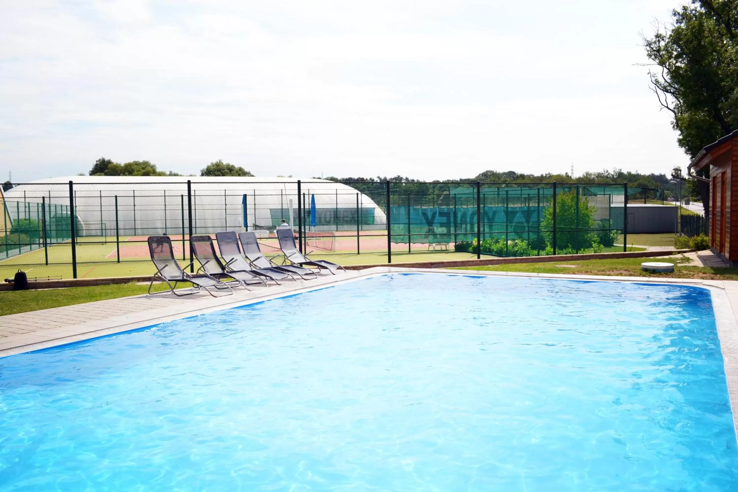 Tennis court, Swimming Pool in Hotel S-centrum