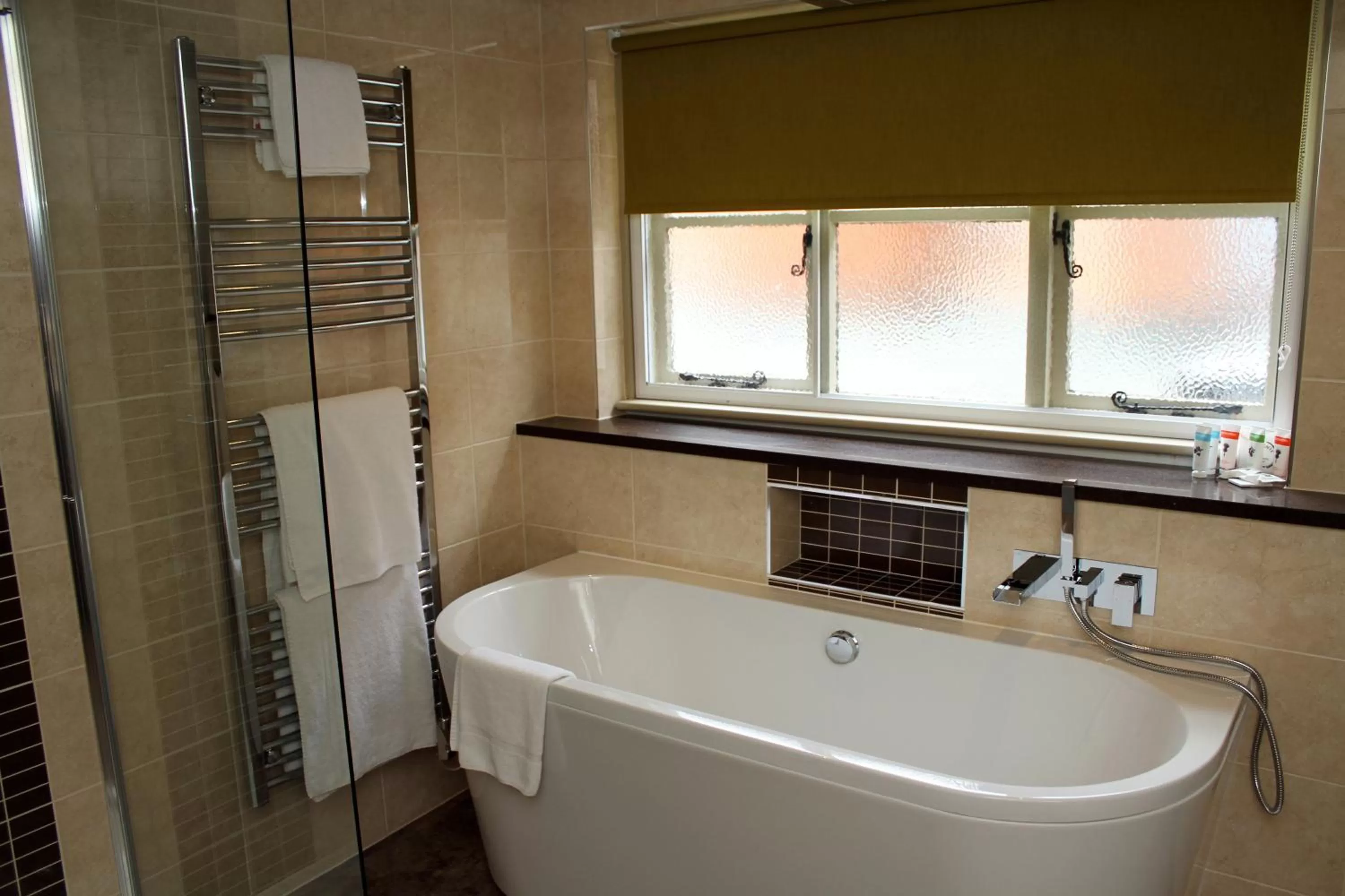 Bathroom in The Legacy Rose & Crown Hotel