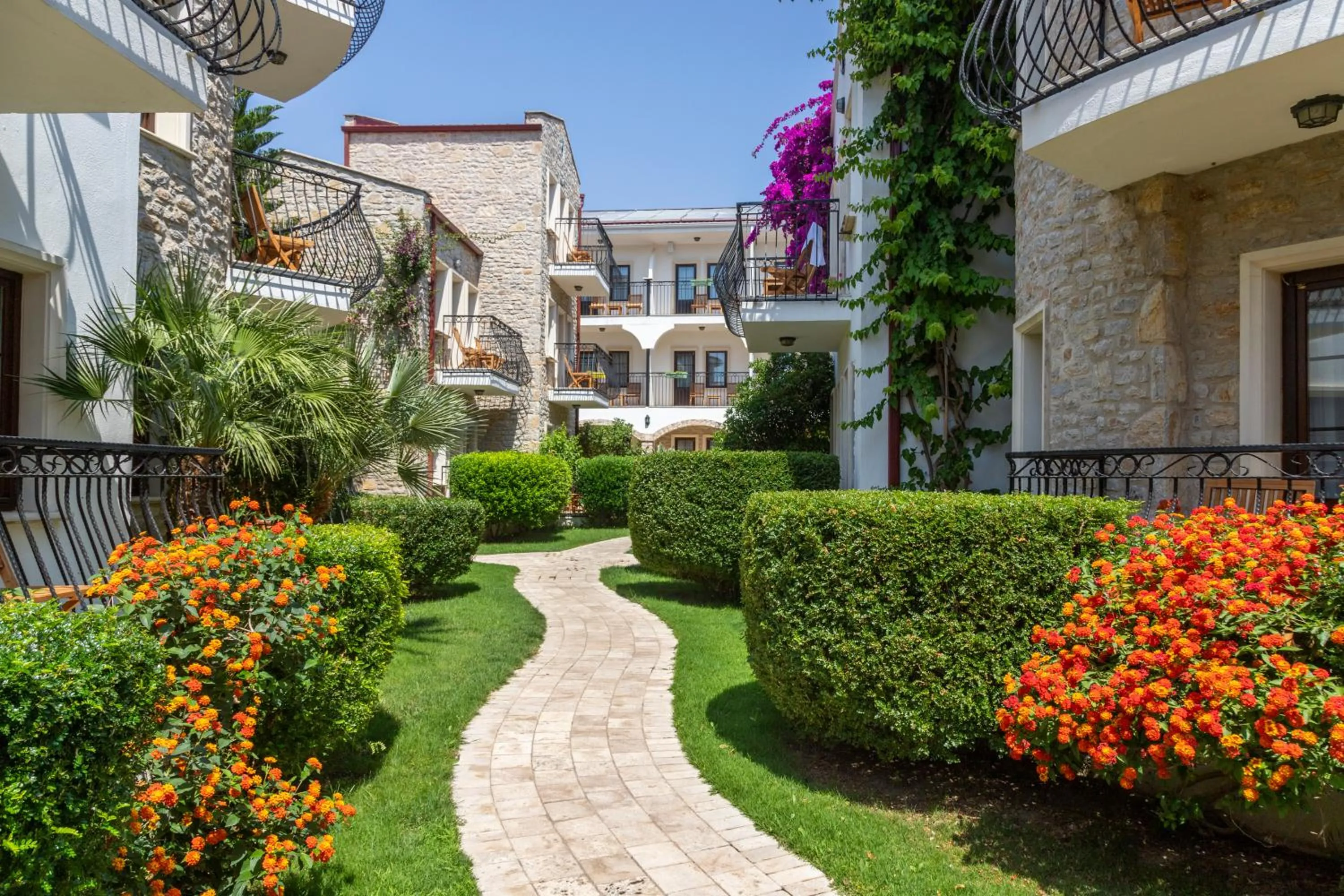 Garden in Orcey Hotel