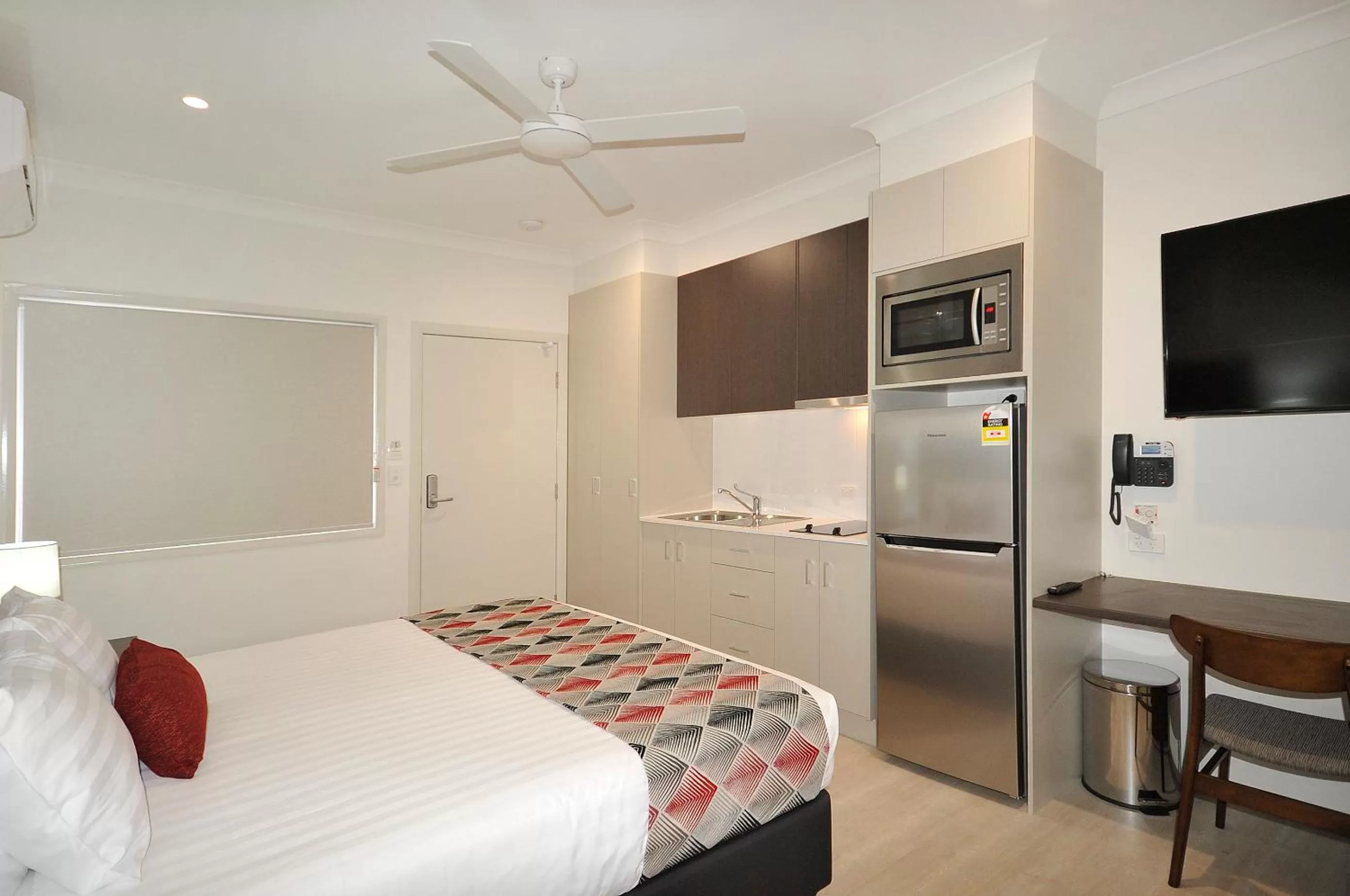 Bed in Northpoint Motel Apartments