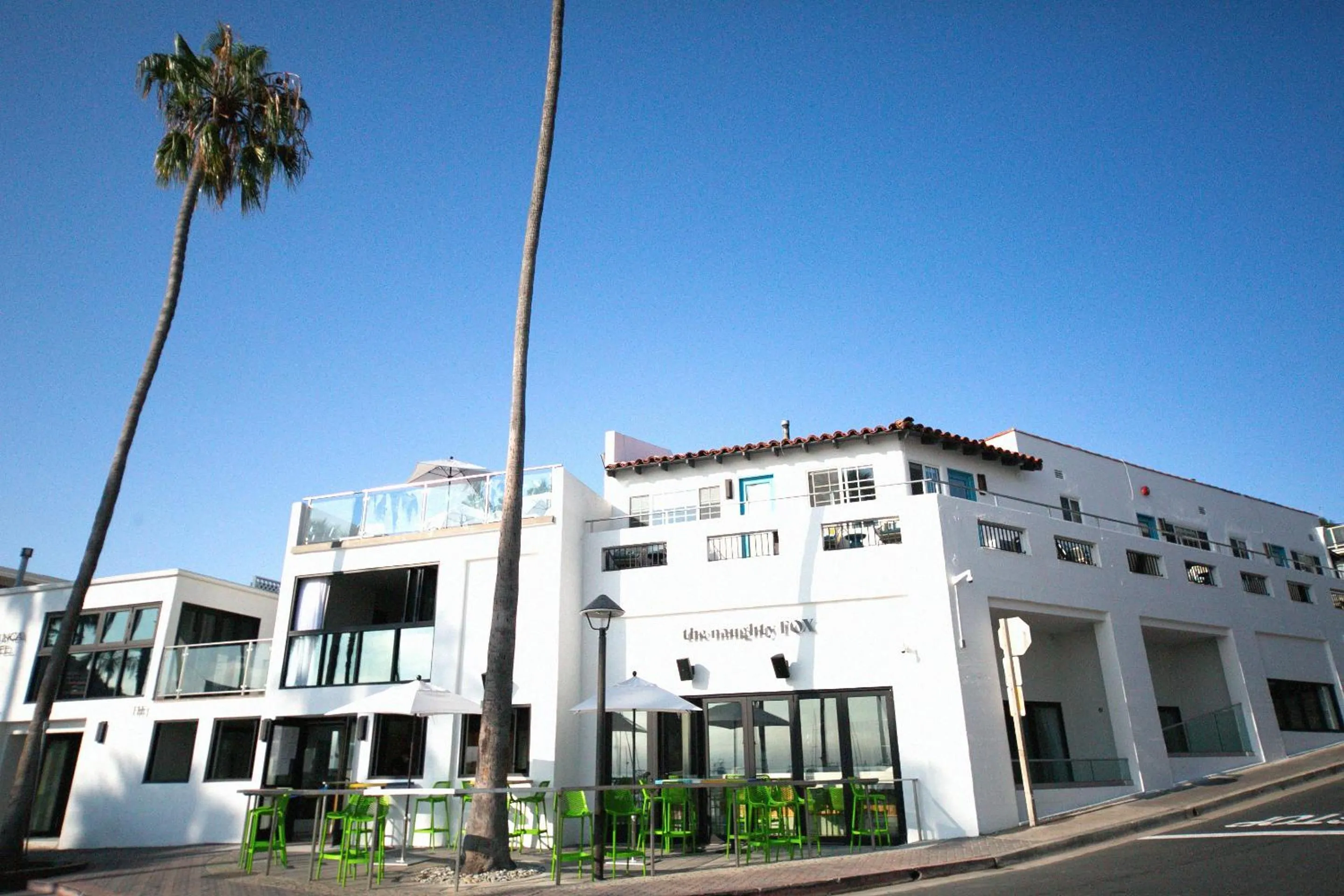 Restaurant/places to eat in Bellanca Hotel