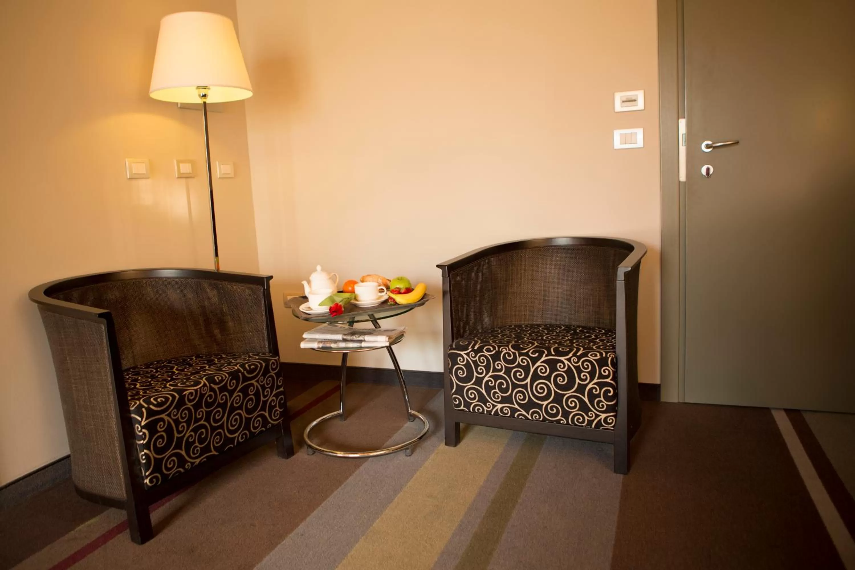 Seating area in Admiral Park Hotel by Falco D'Oro Hotels