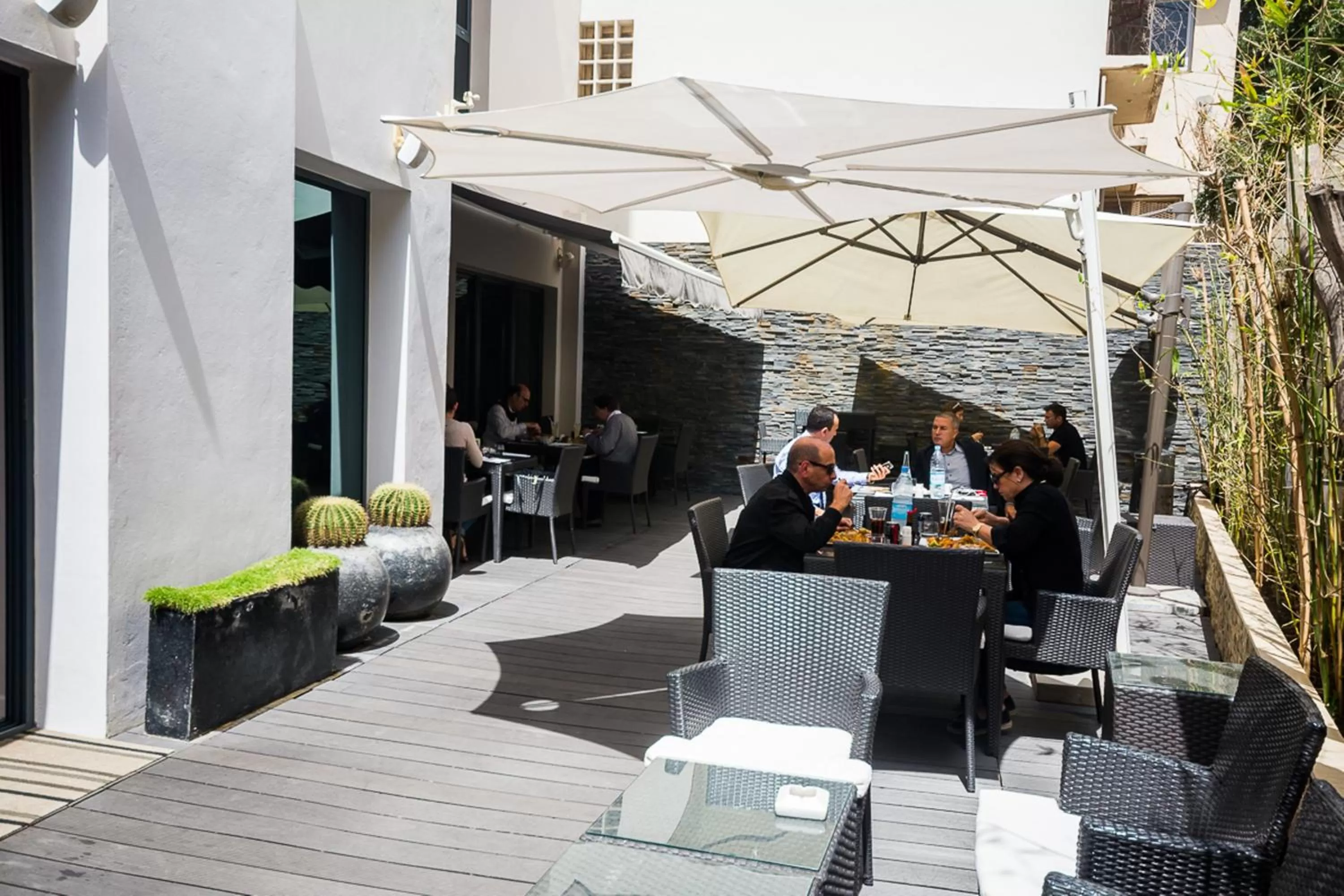 Restaurant/places to eat in Rysara Hotel