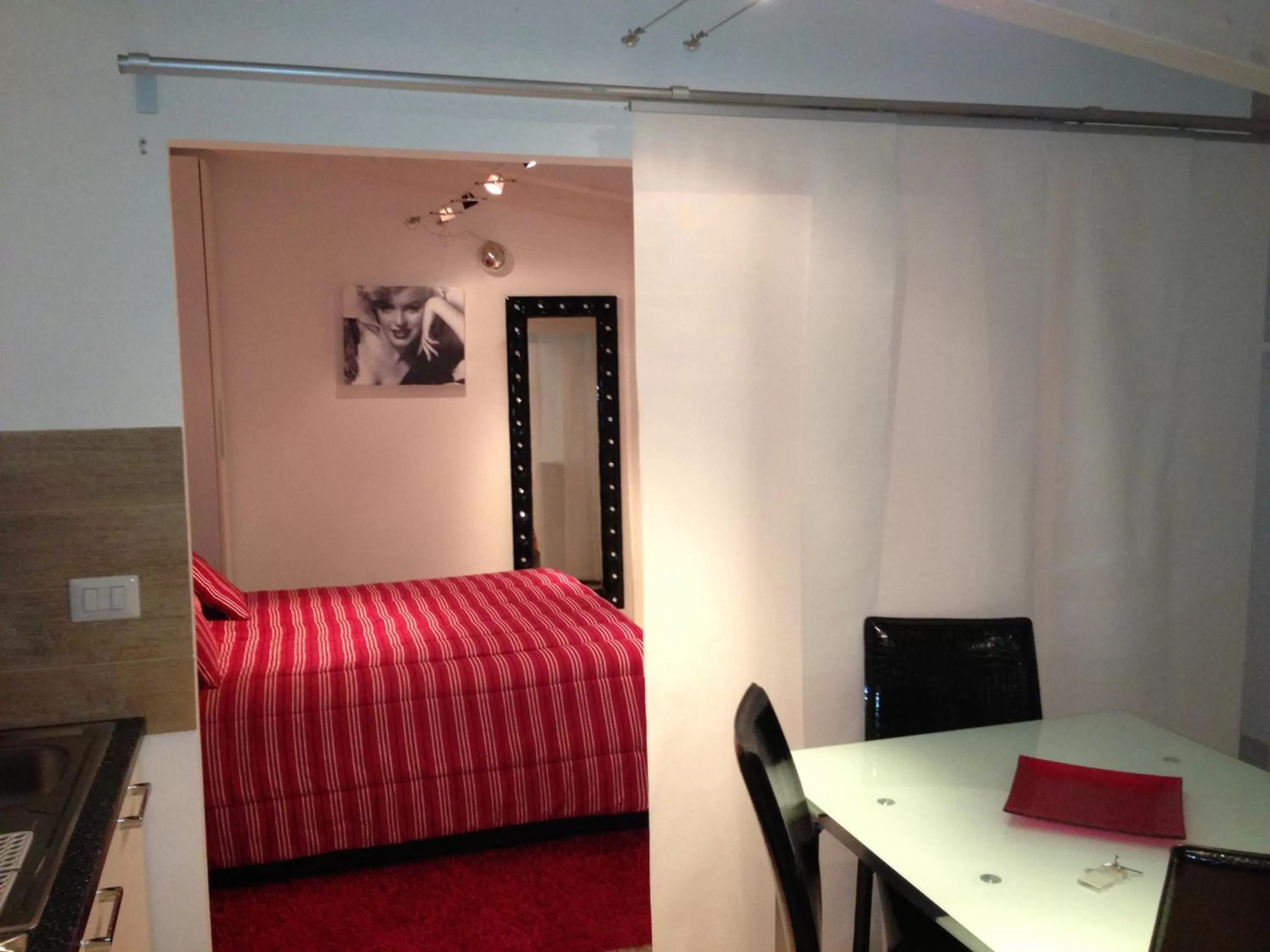 Decorative detail, Bed in Albergo Diffuso Dimora Rossi B&B