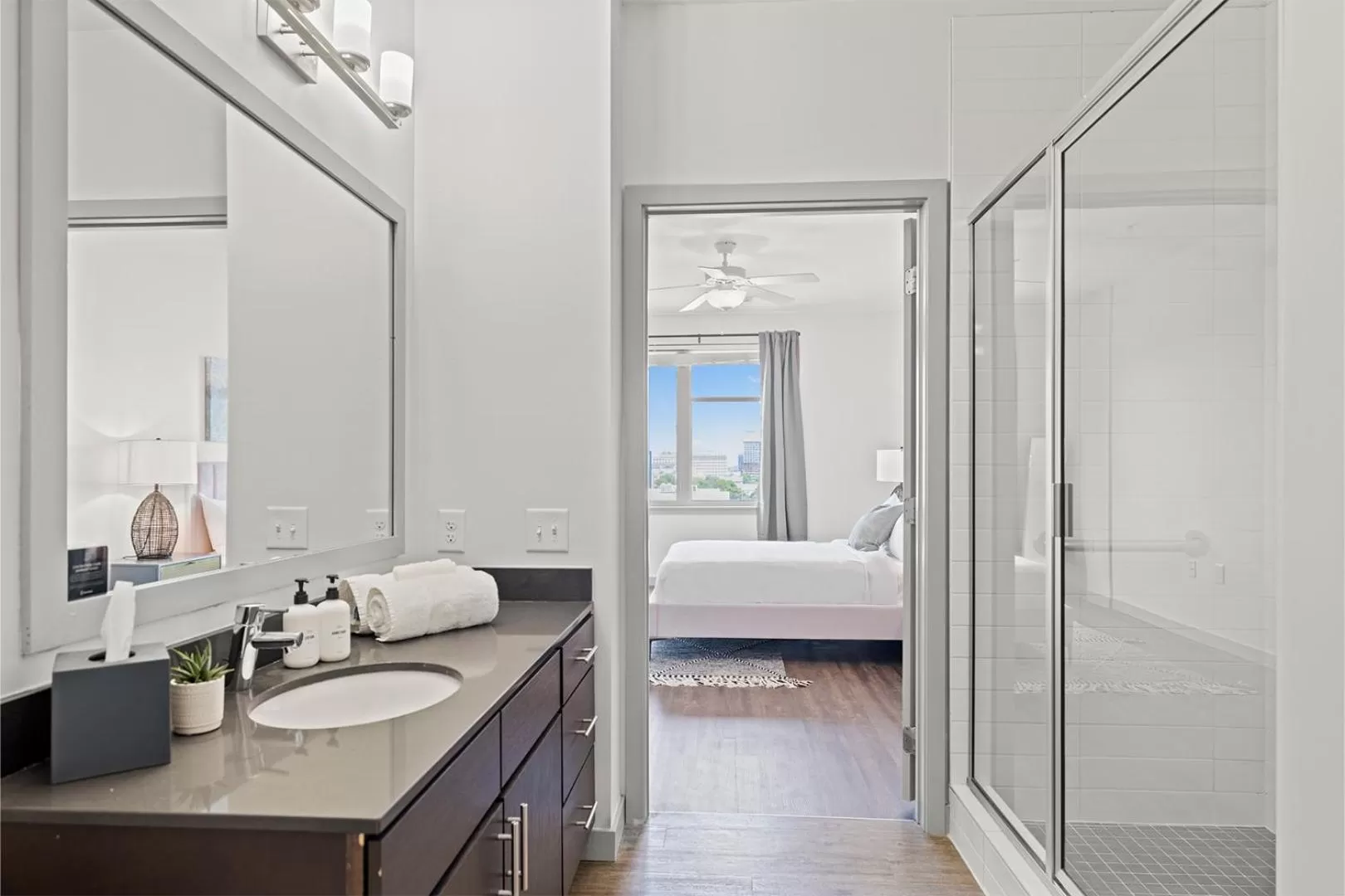 Bathroom in Placemakr Music Row - Vanderbilt