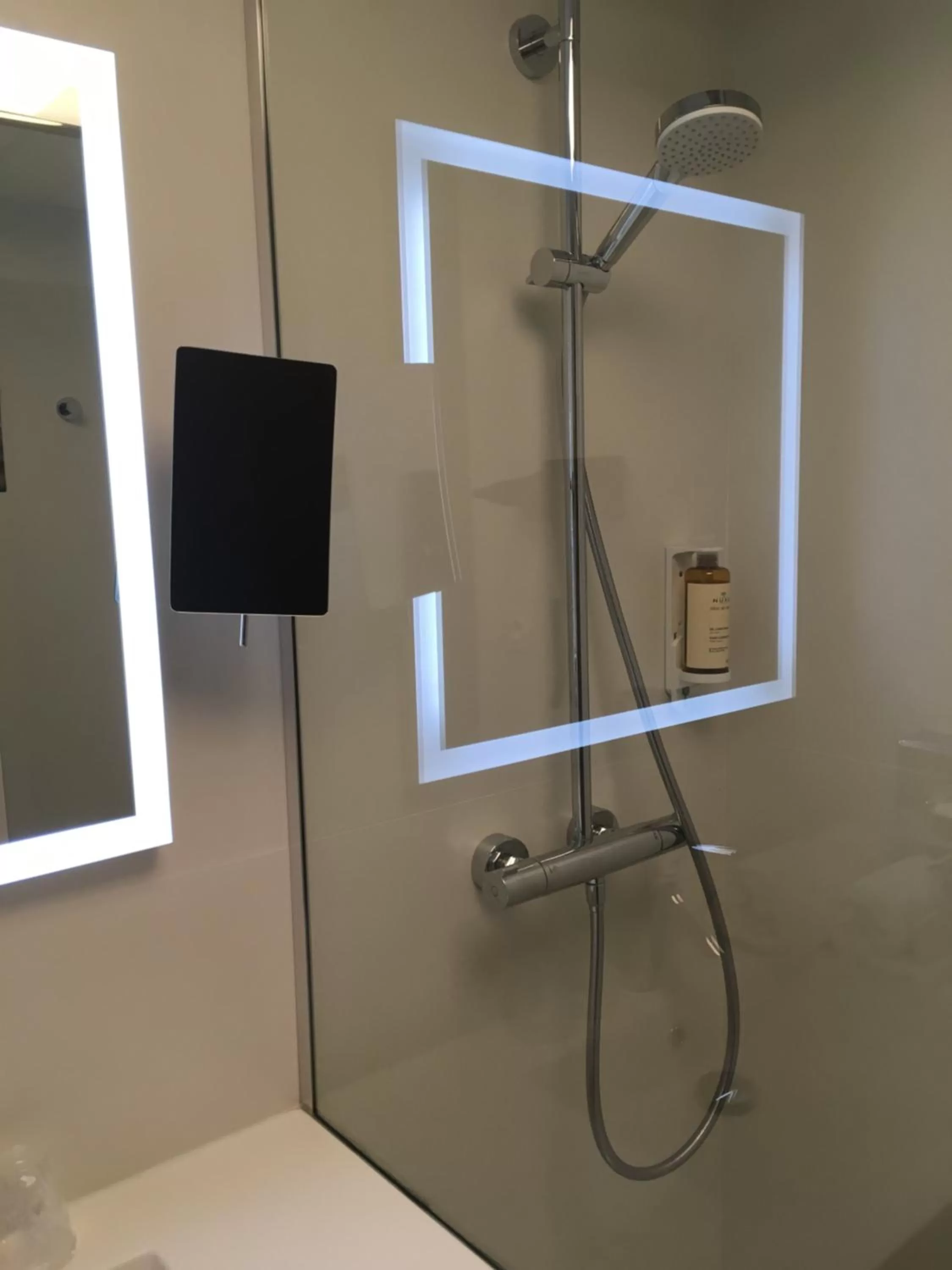 Bathroom in Mercure Perpignan Centre