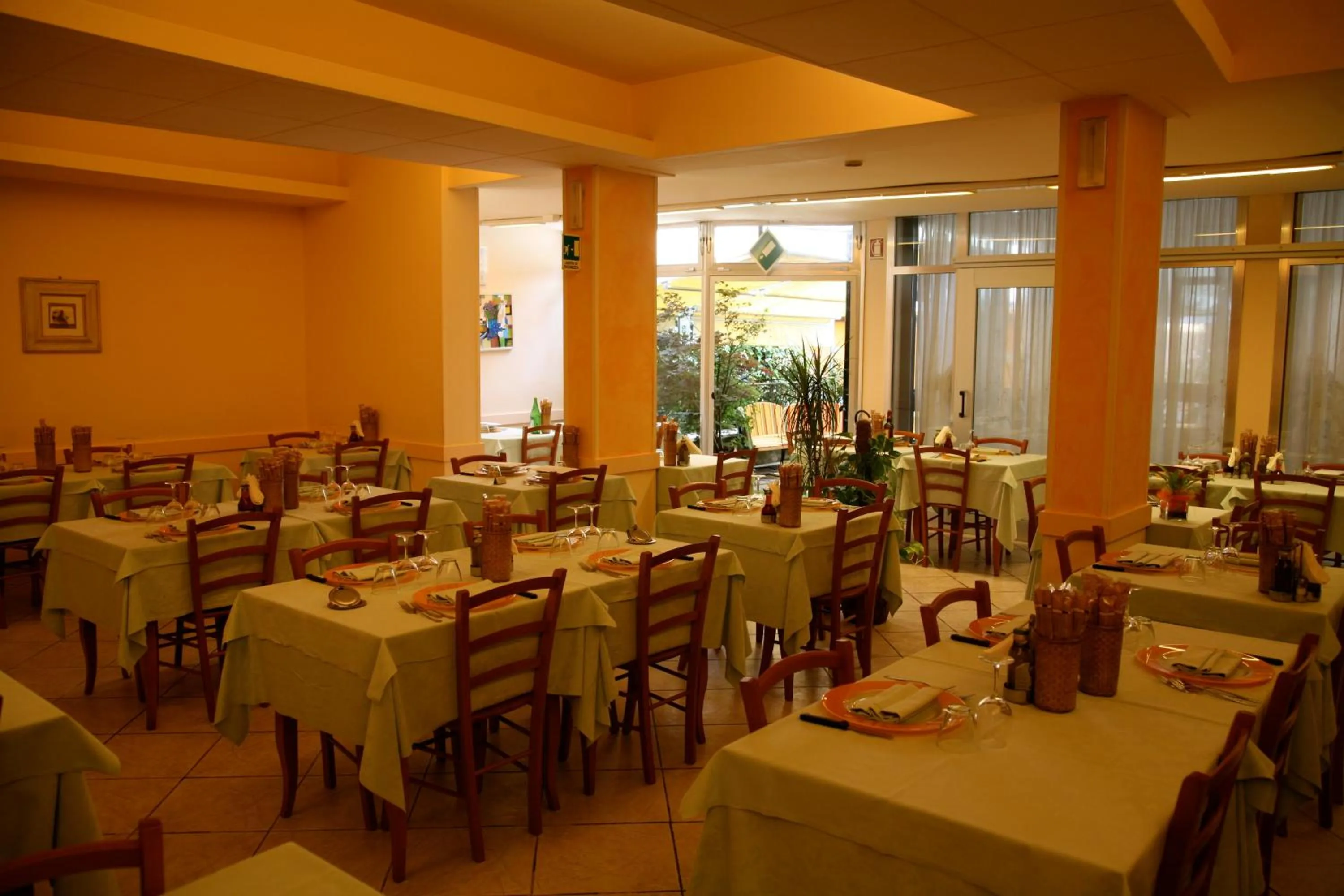Restaurant/places to eat in Hotel Giovanna