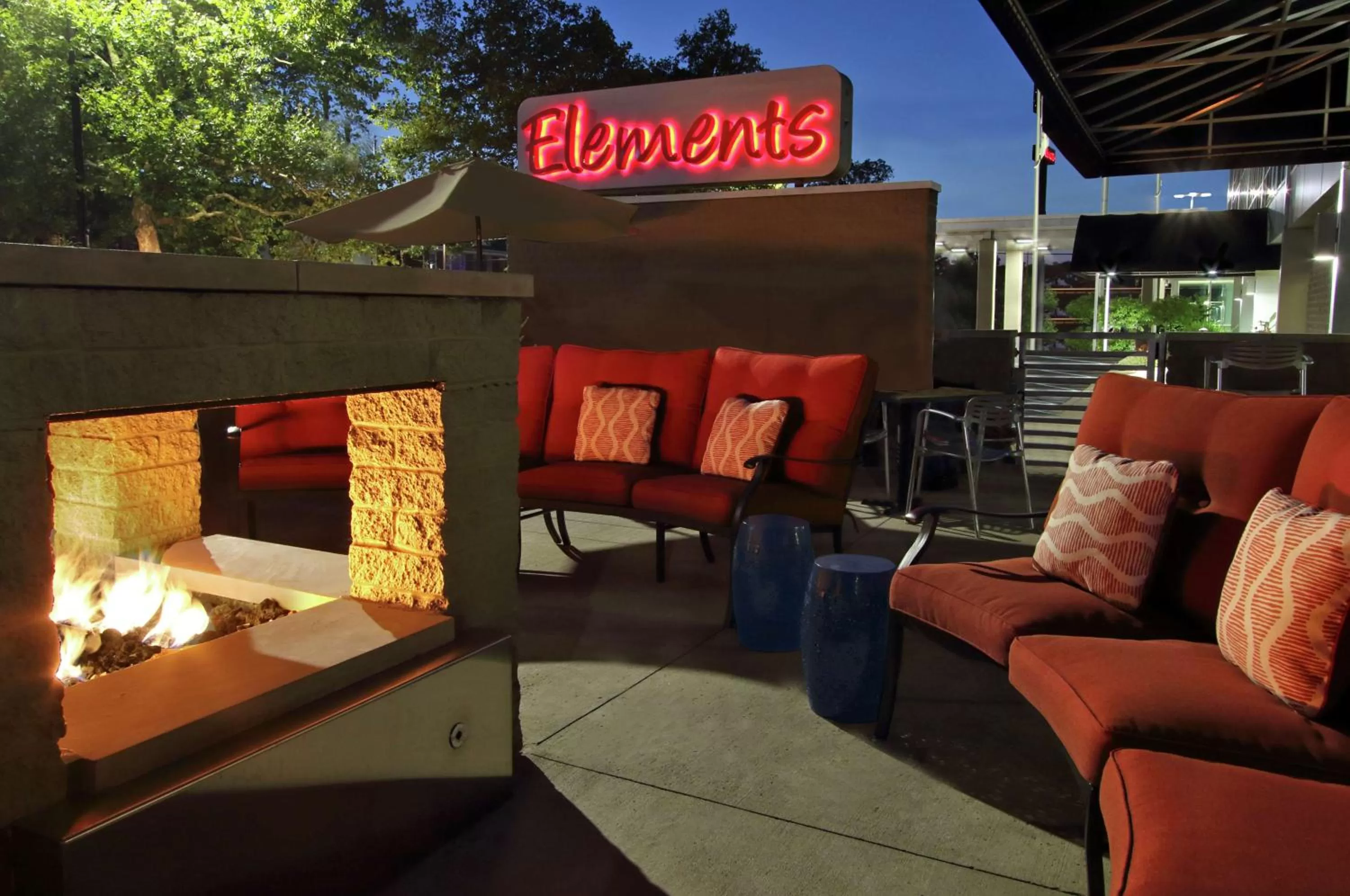 Restaurant/places to eat in Doubletree by Hilton Newark