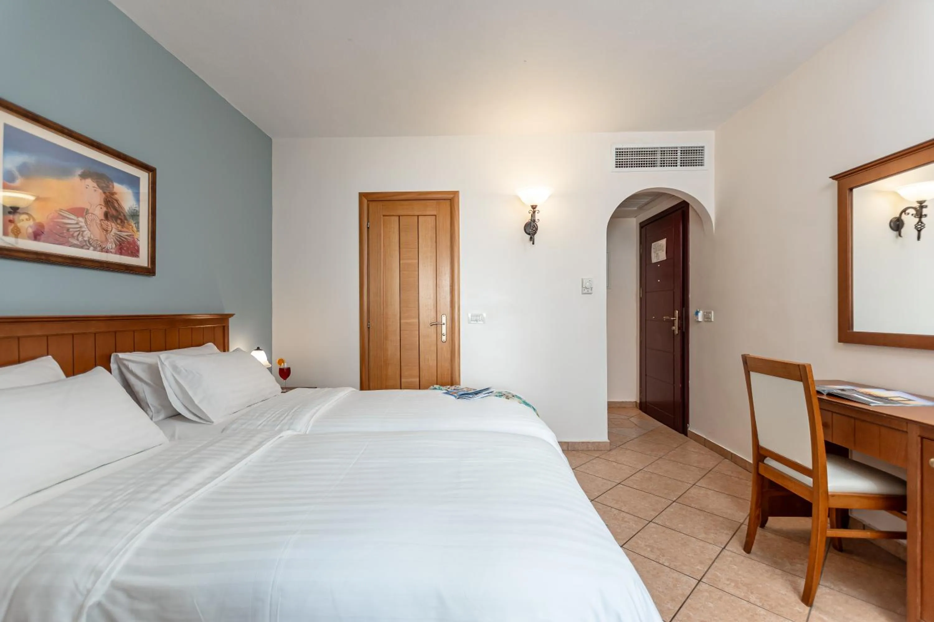 Photo of the whole room in Naxos Resort Beach Hotel