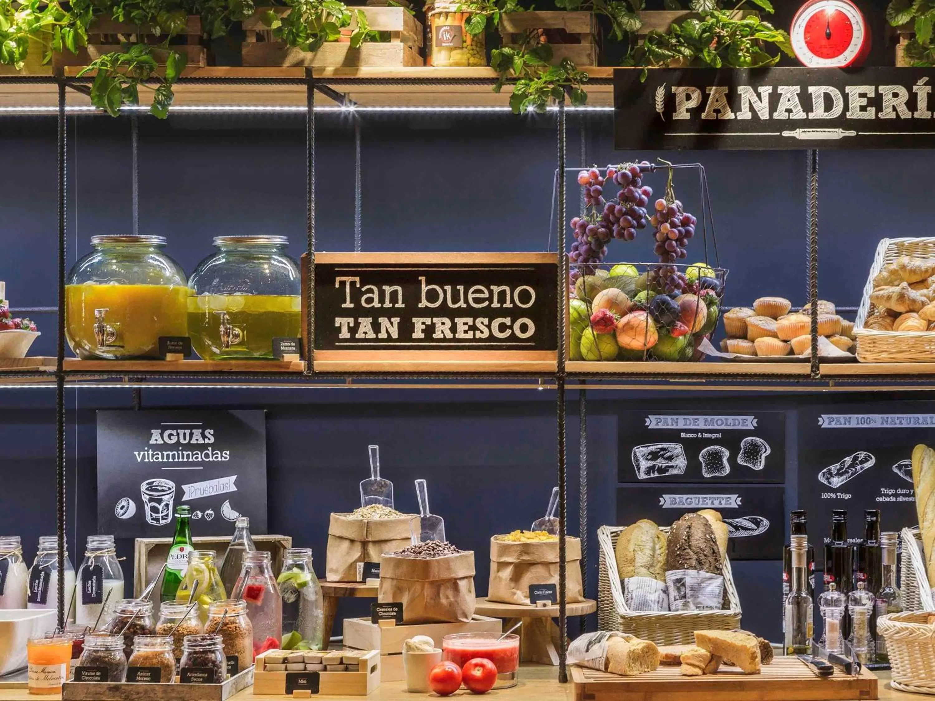 Restaurant/places to eat in Ibis Granada