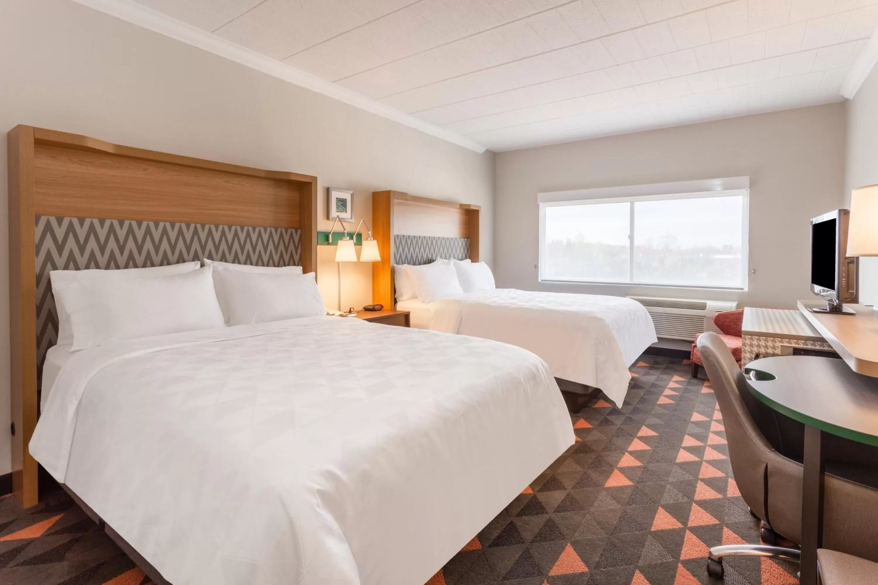 Photo of the whole room, Bed in Holiday Inn Philadelphia South-Swedesboro by IHG