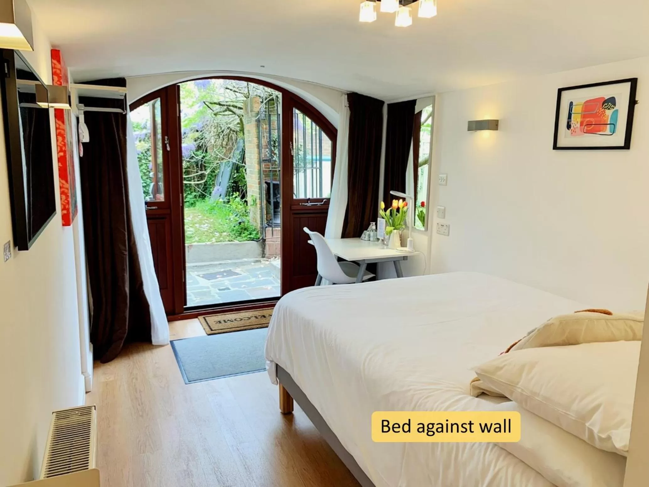 Bedroom, Bed in Ferndale Mews