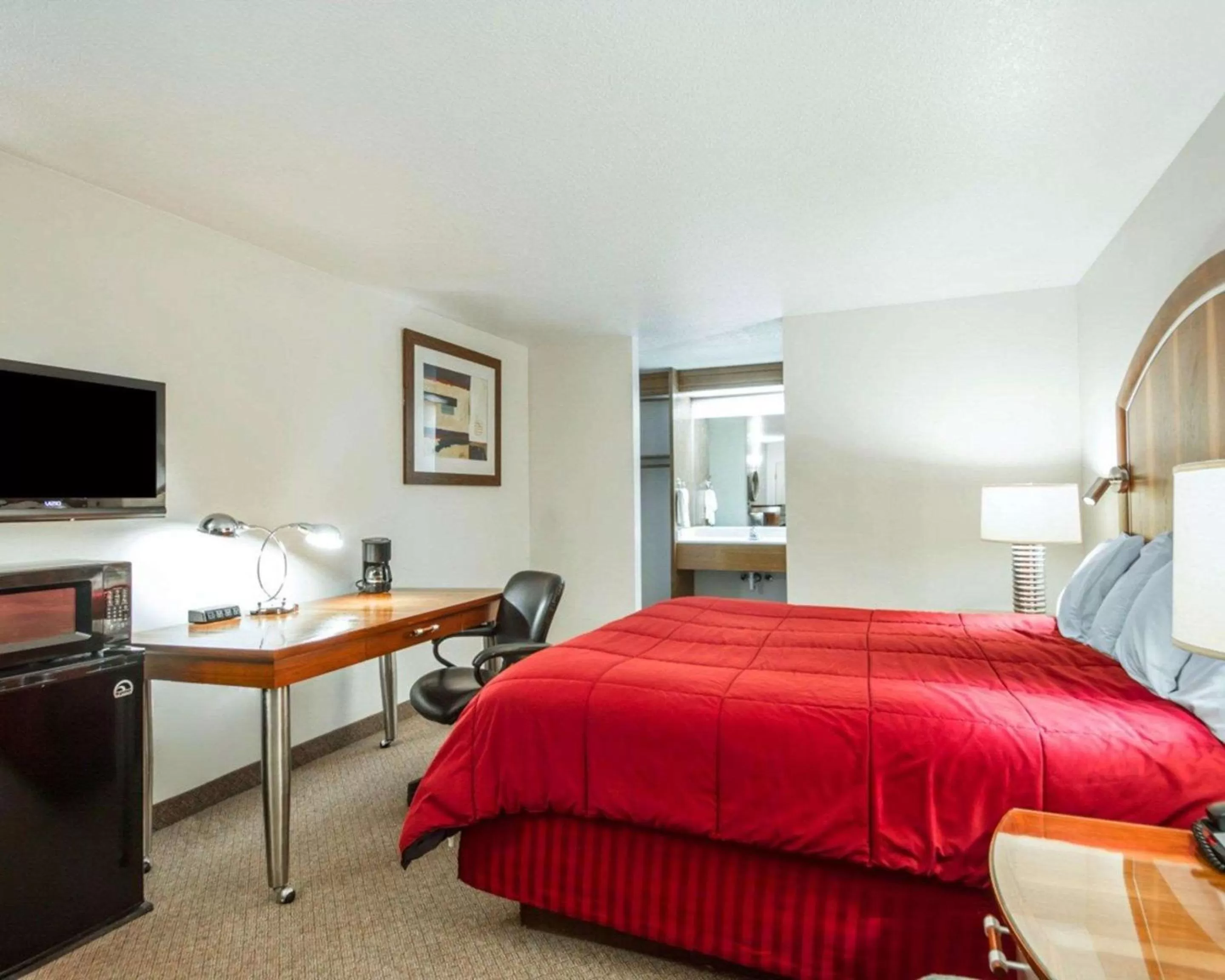 Photo of the whole room in Sea Drift Inn