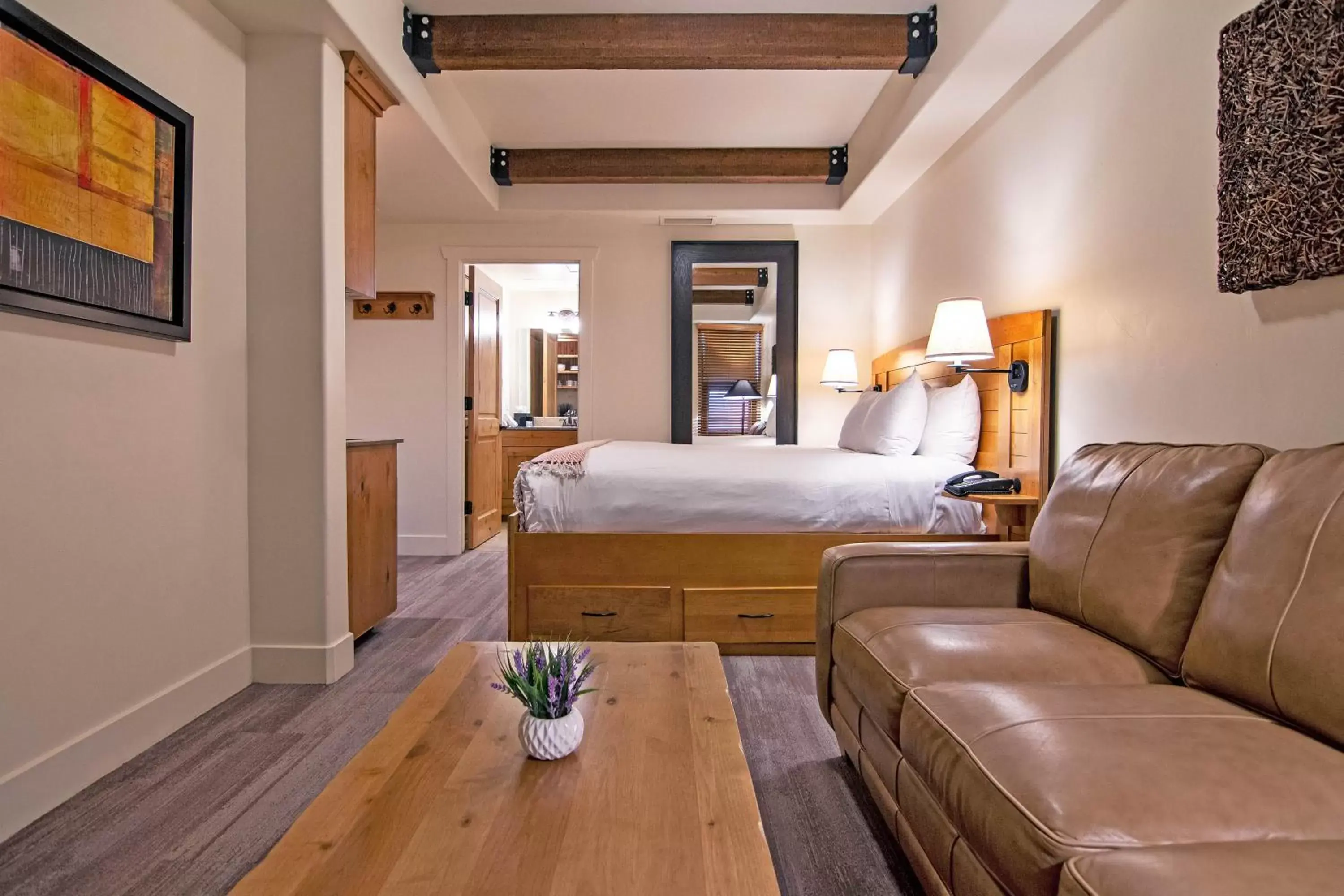 Standard Queen Room in Newpark Resort Standard Queen Room in Newpark Resort