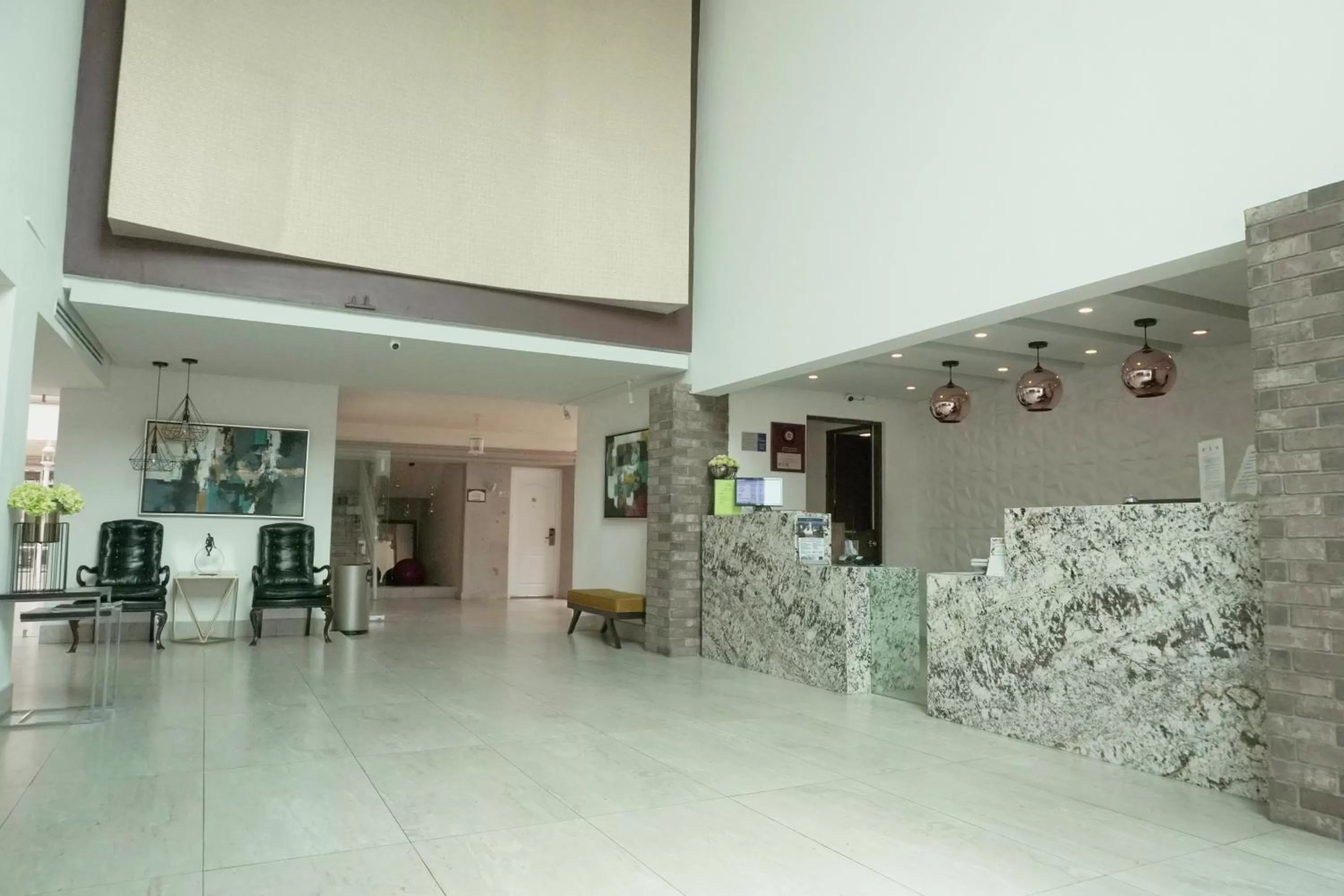 Lobby or reception in Best Western PLUS Monterrey Colón
