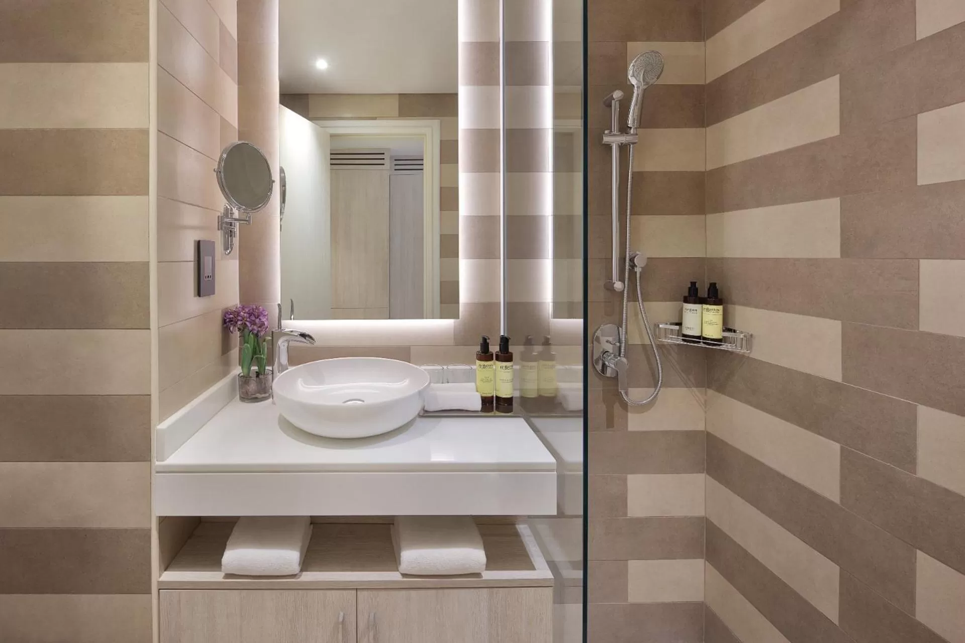 Toilet in NH Collection Dubai The Palm