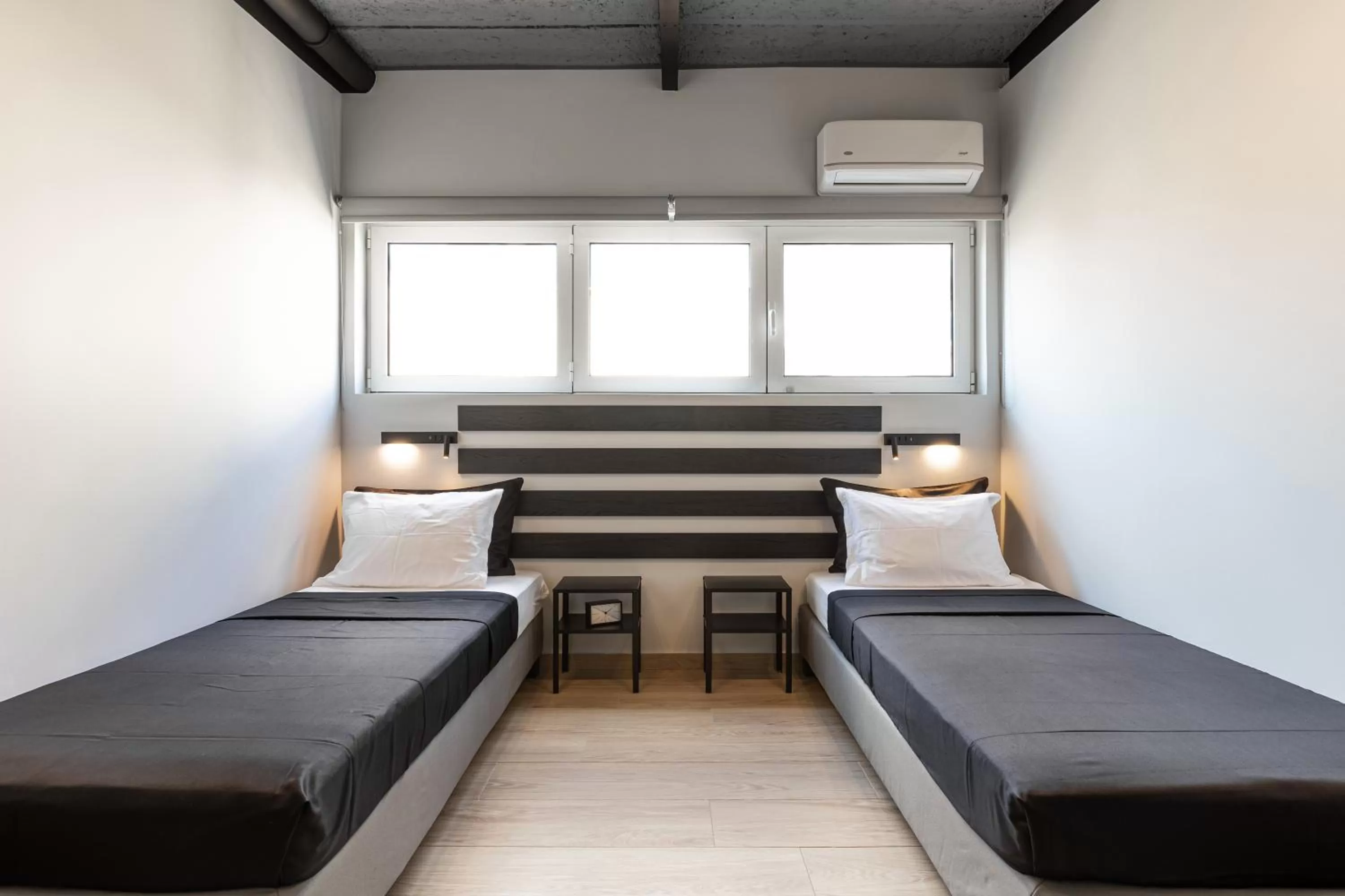 Bedroom, Bed in Ermoo Athens Modern Living