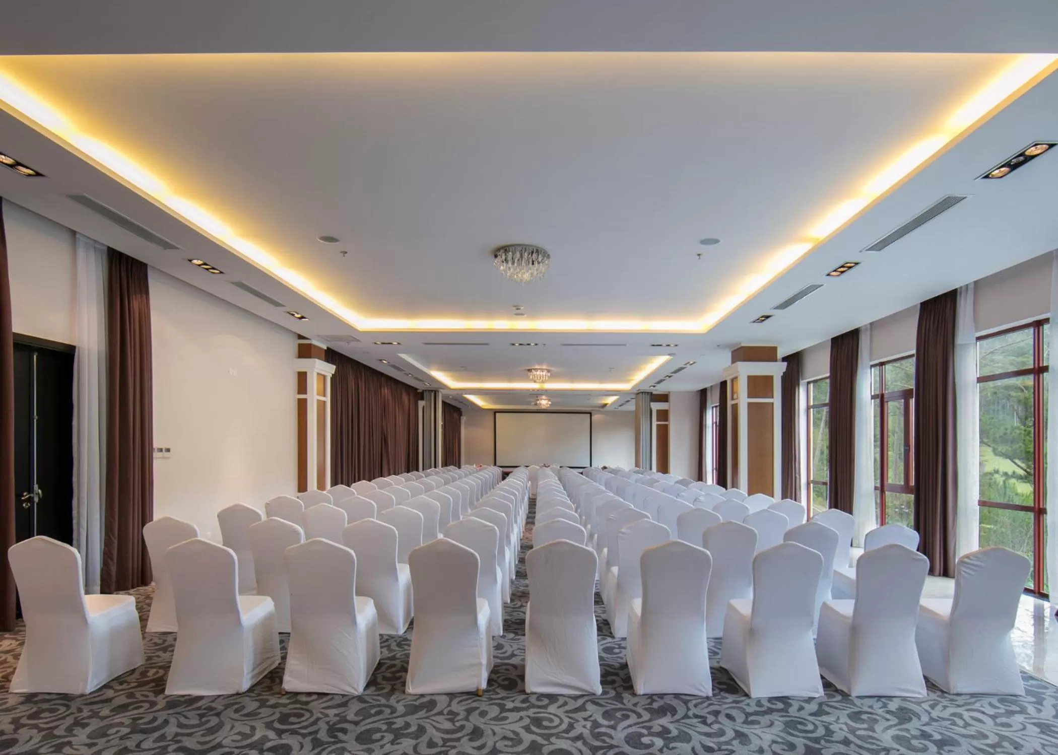 Meeting/conference room in Swiss-Belresort Tuyen Lam