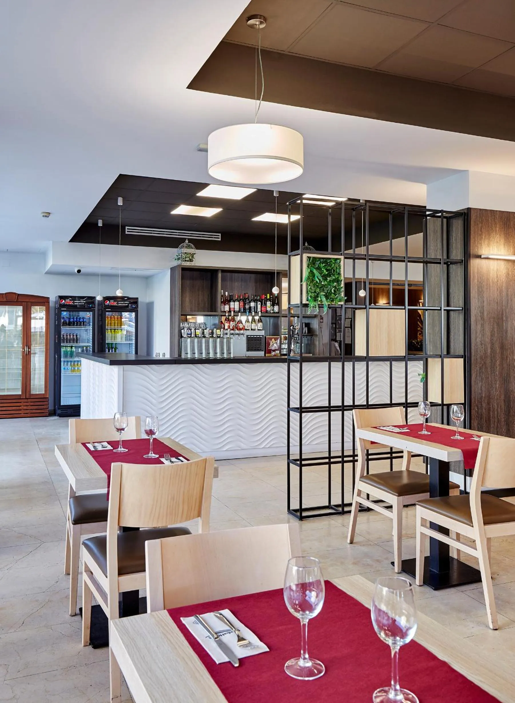 Restaurant/places to eat in Hotel Surf Mar