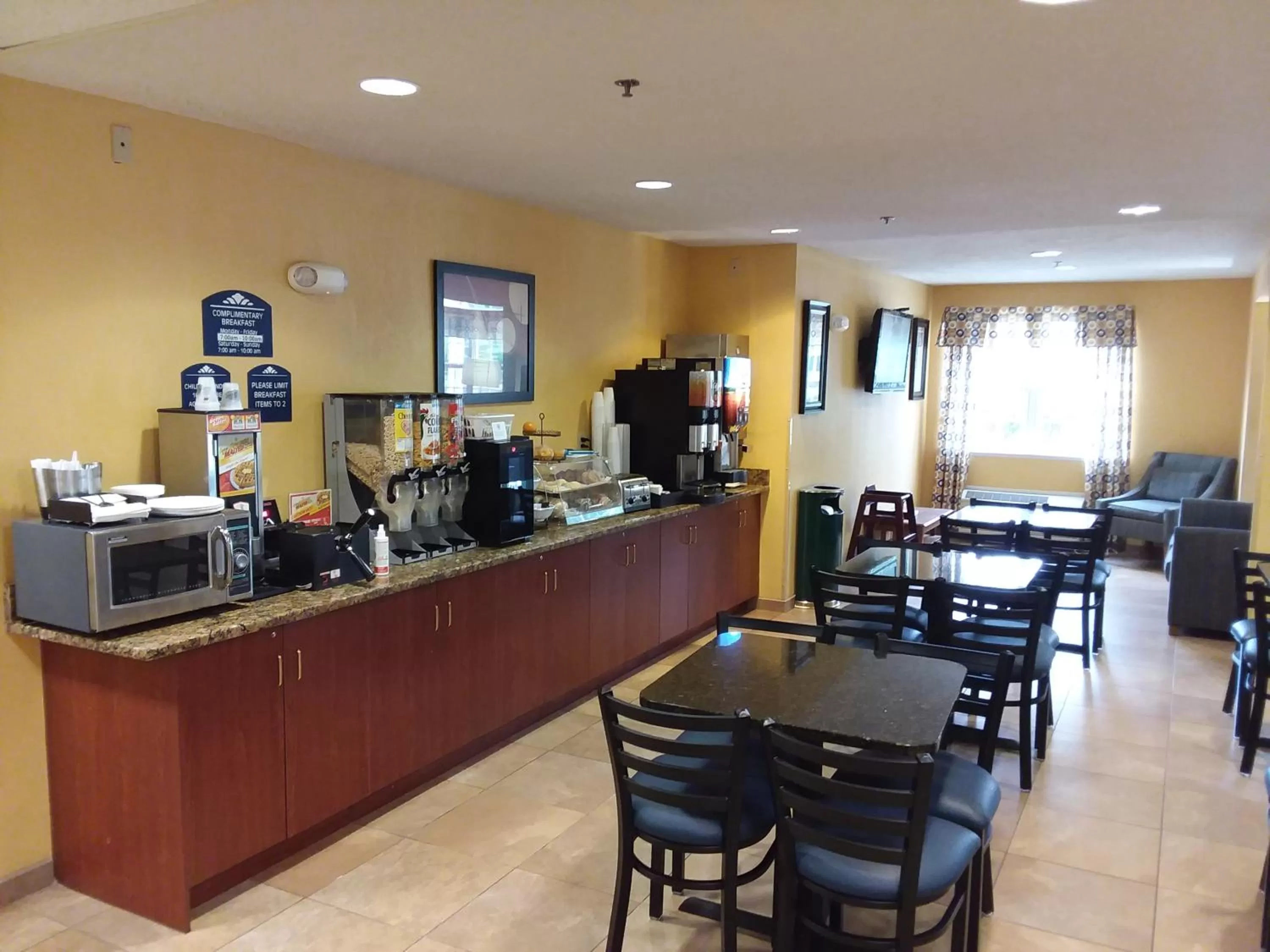 Continental breakfast in Microtel Inn & Suites by Wyndham Hillsborough