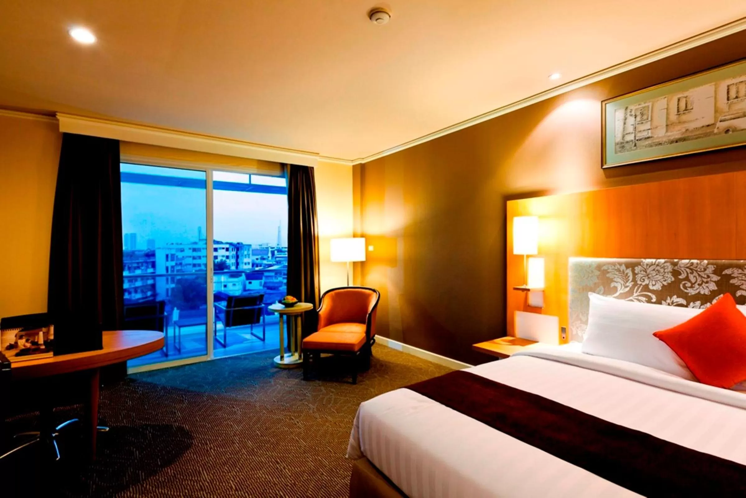 Photo of the whole room, Bed in Royal Princess Larn Luang - SHA Extra Plus