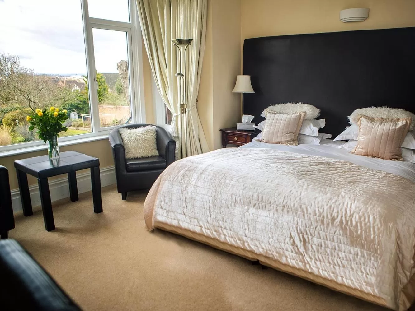 Bedroom, Bed in Somerville House
