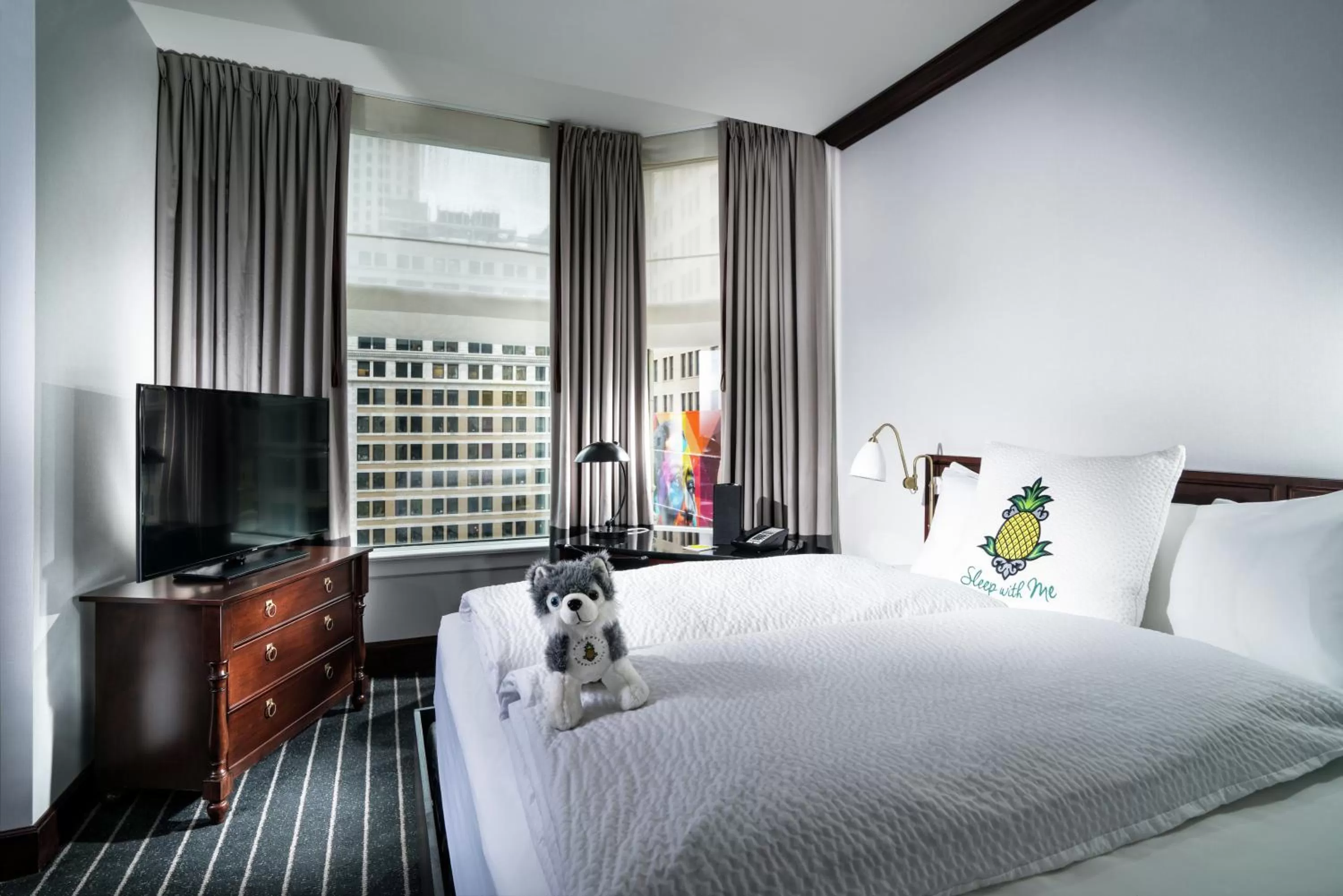 Executive King Suite - Disability Access in Staypineapple, An Iconic Hotel, The Loop