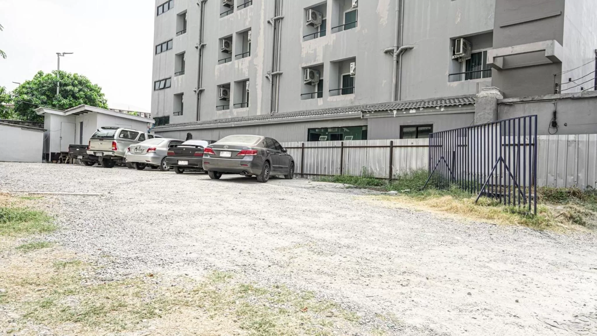 Parking in RoomQuest Bangkok Don Mueang Airport