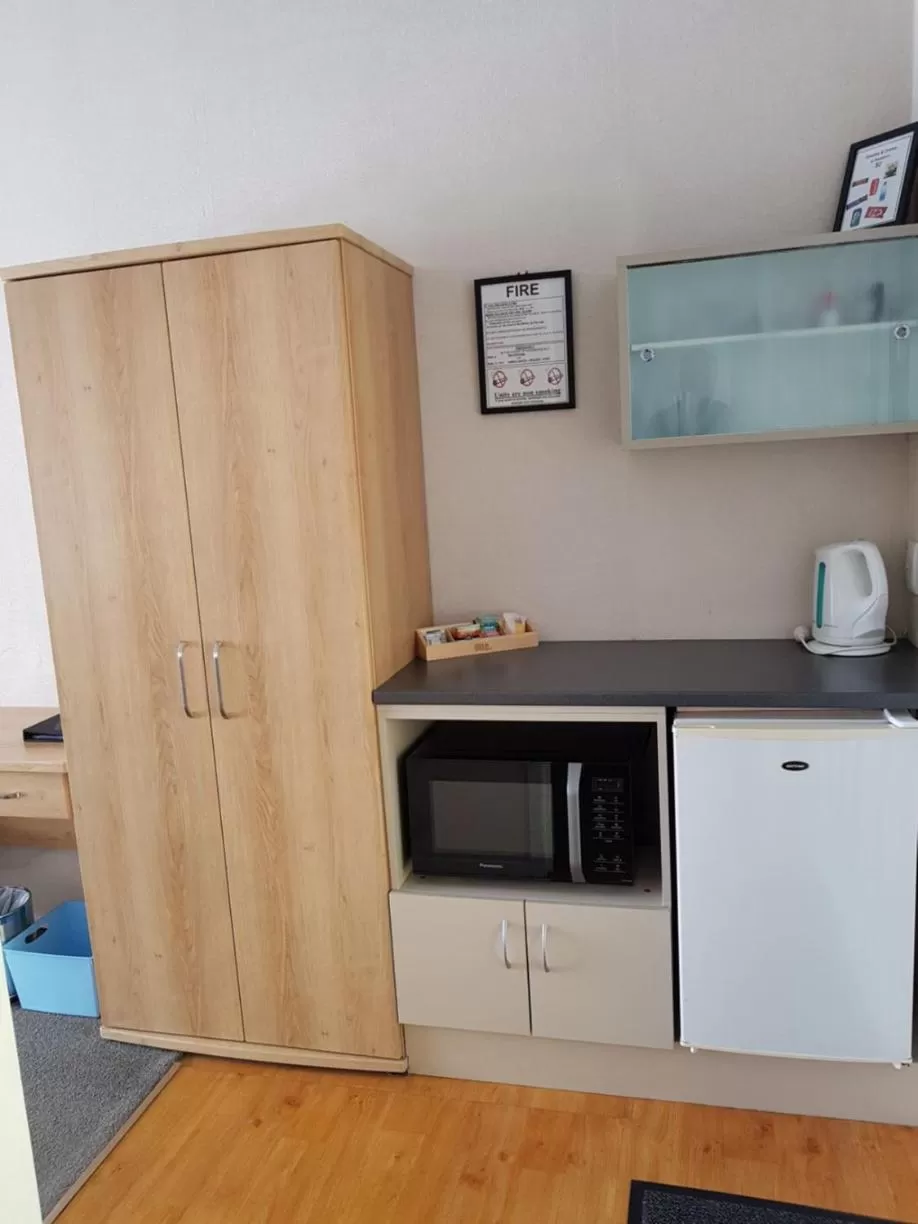 Coffee/tea facilities in Aztec Motel