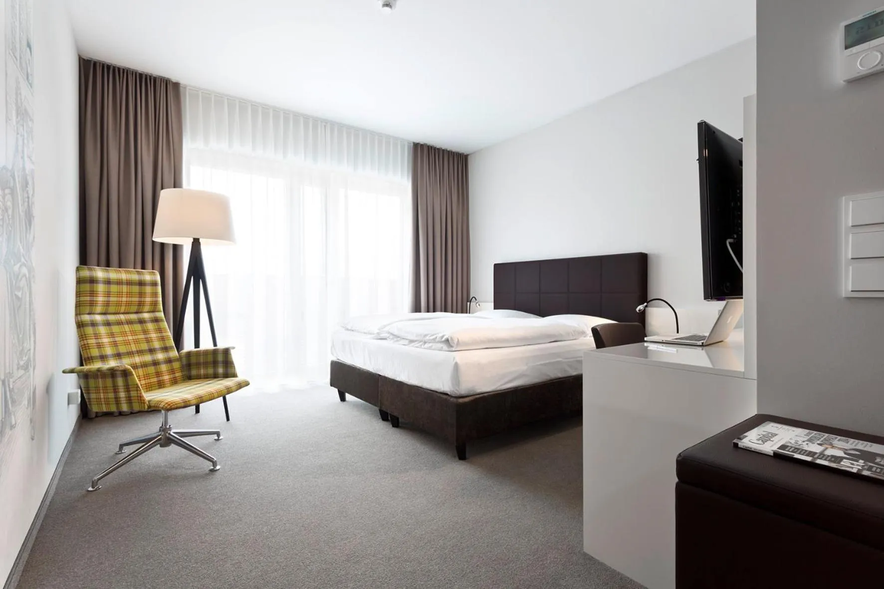 Photo of the whole room, Bed in Hotel 47°