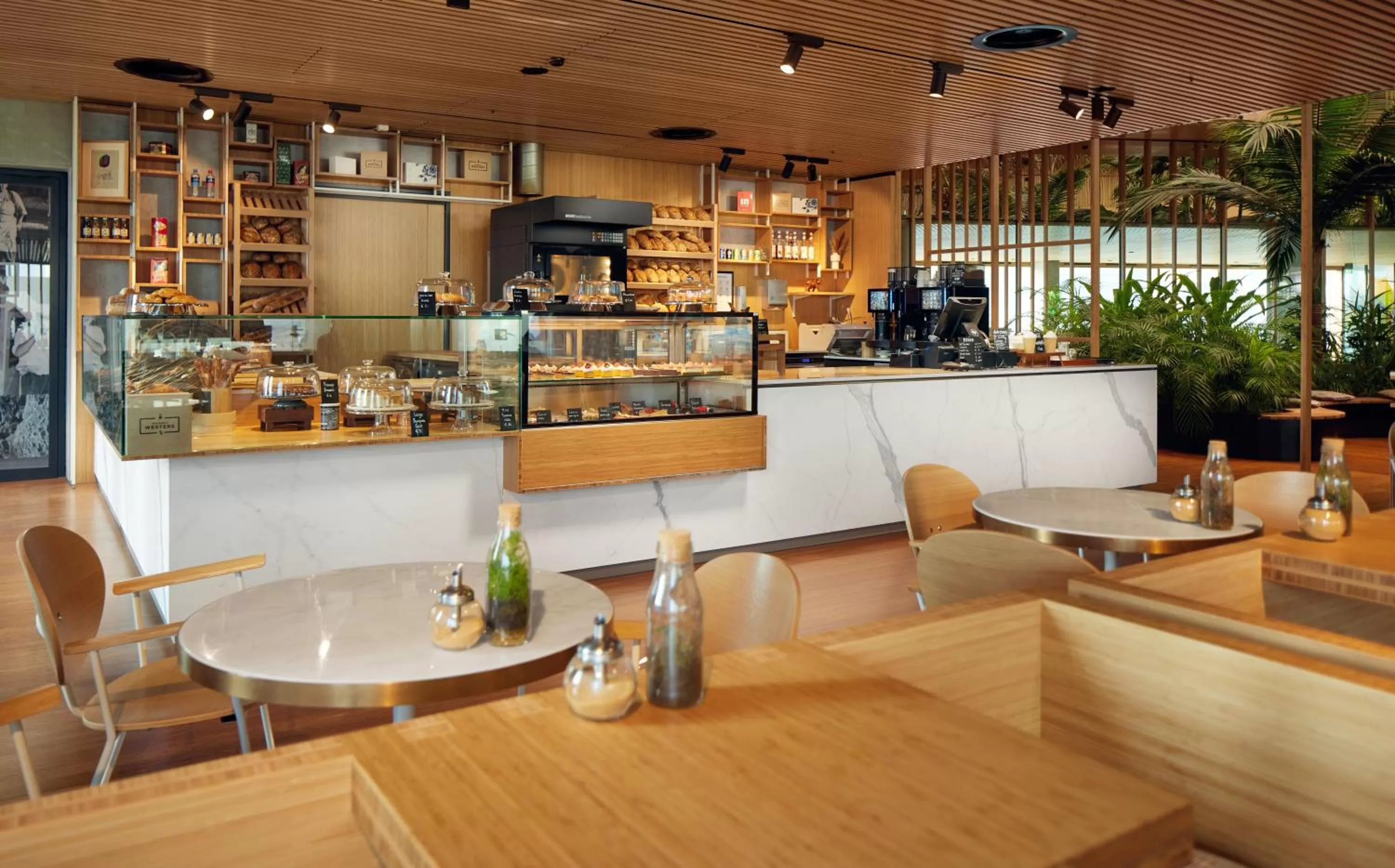 Restaurant/places to eat in Hotel Jakarta Amsterdam