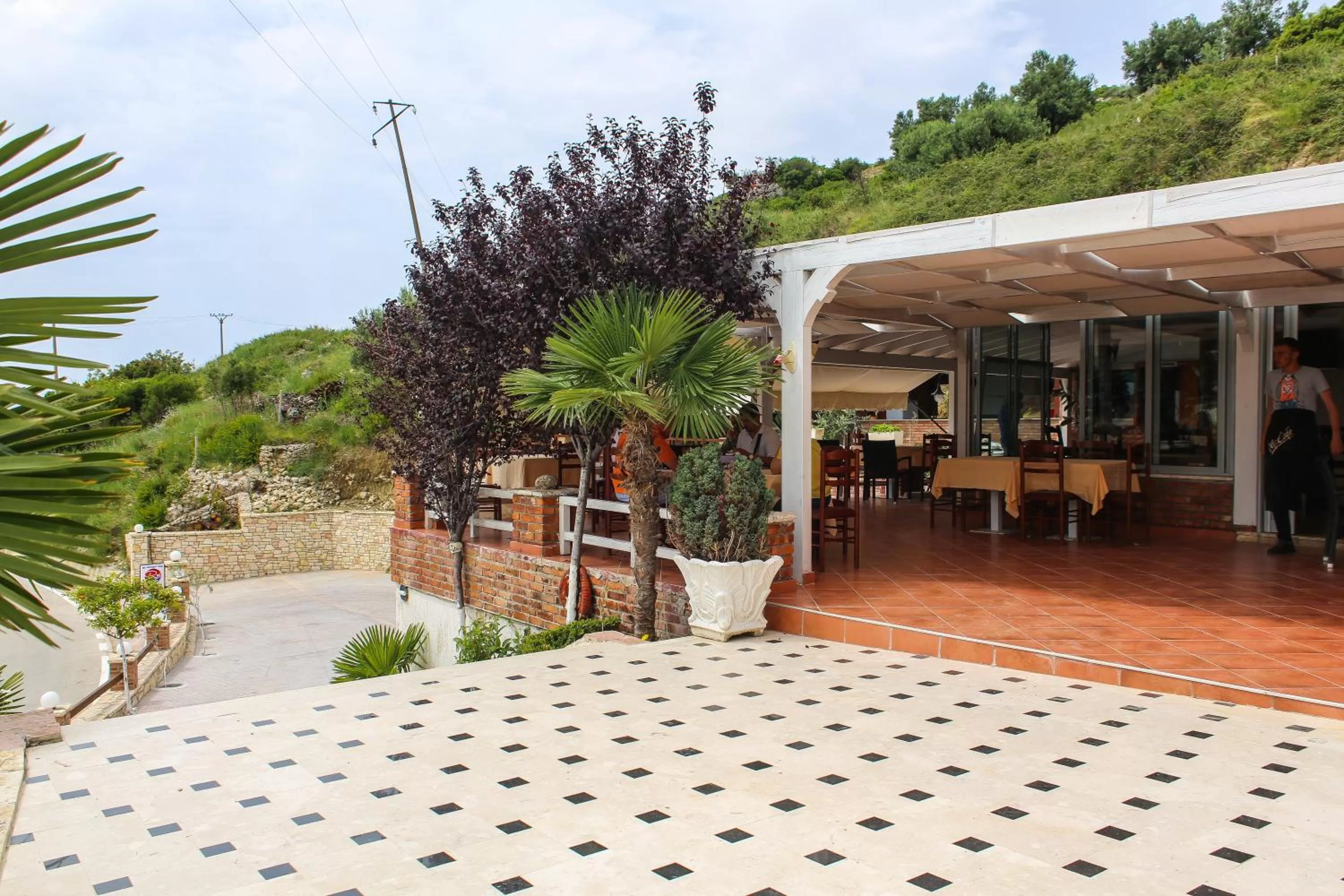 Restaurant/places to eat in Hotel Roi