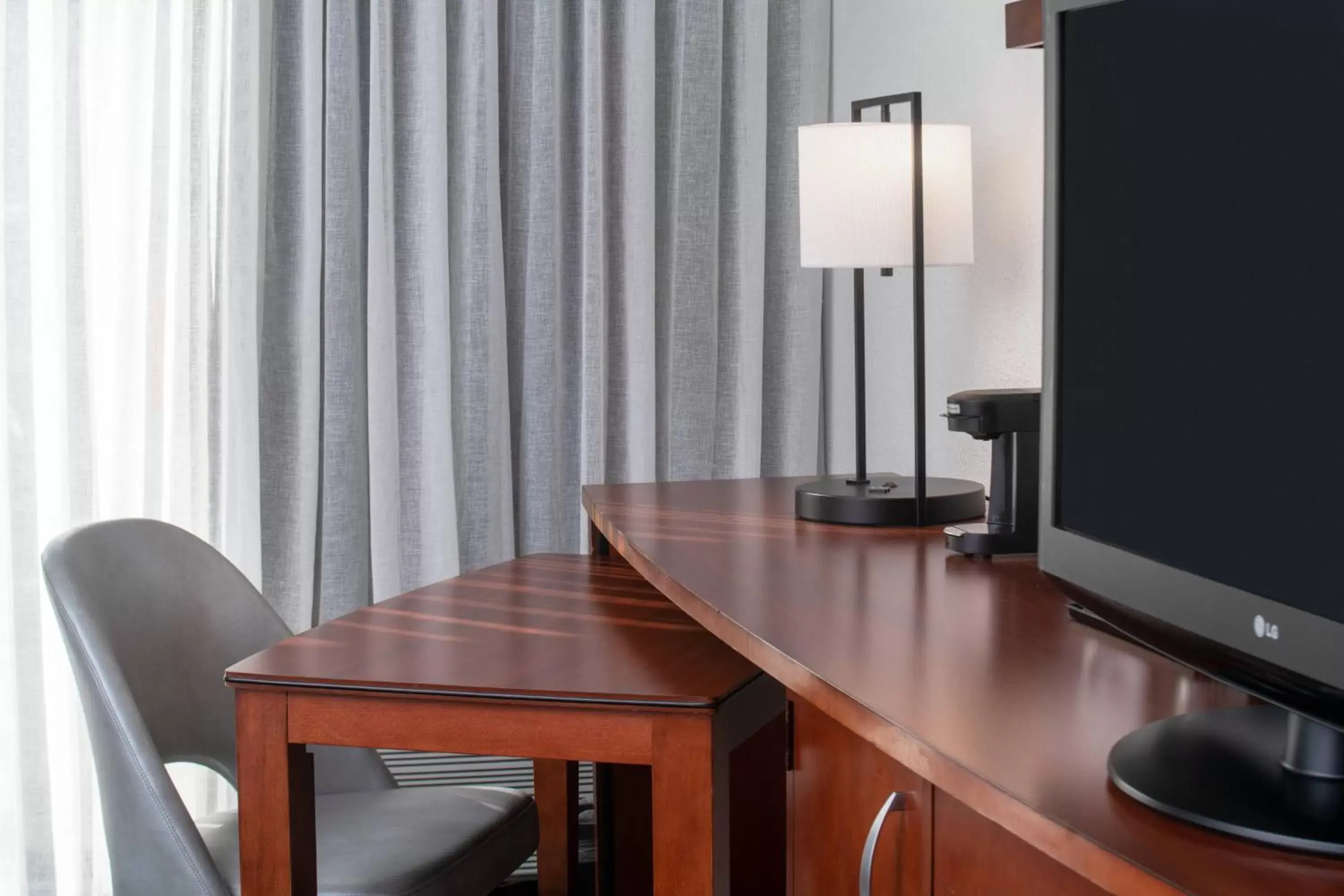 Double Room with Two Double Beds in Courtyard by Marriott Dulles Airport Herndon/Reston Double Room with Two Double Beds in Courtyard by Marriott Dulles Airport Herndon/Reston