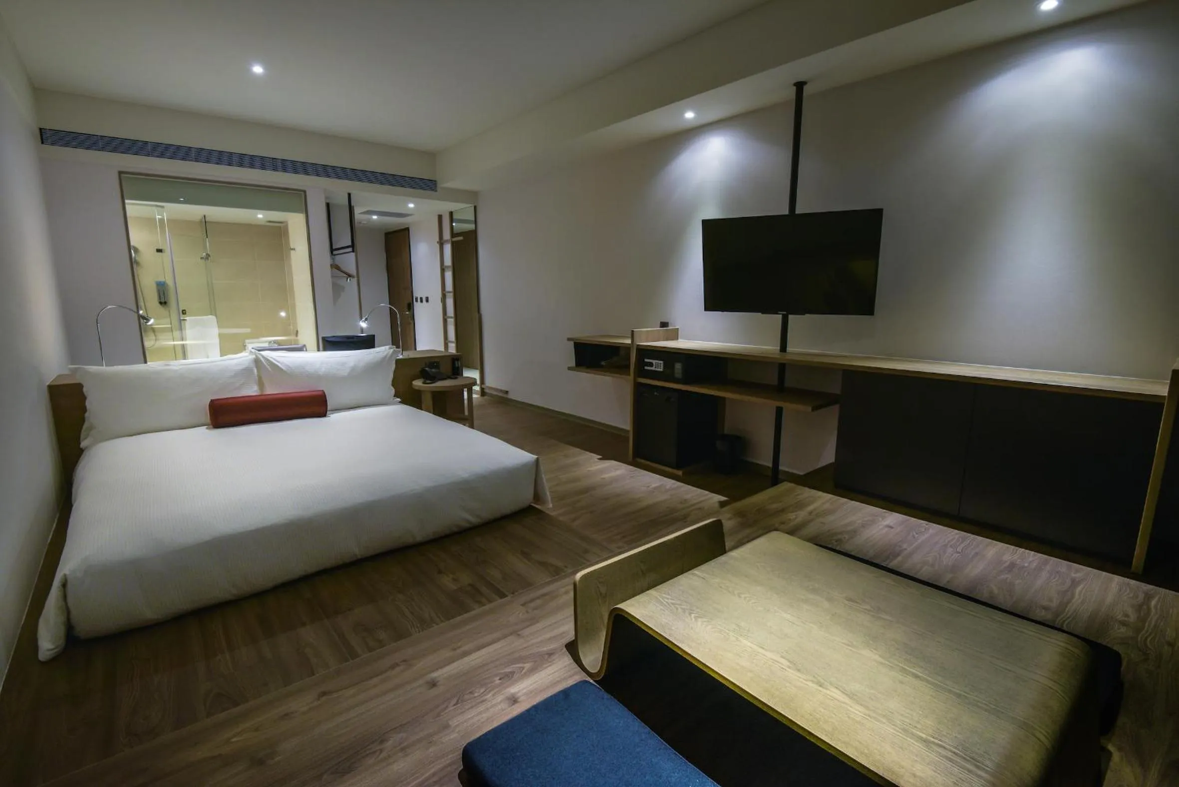 Bathroom, Bed in Just Sleep Kaohsiung Station