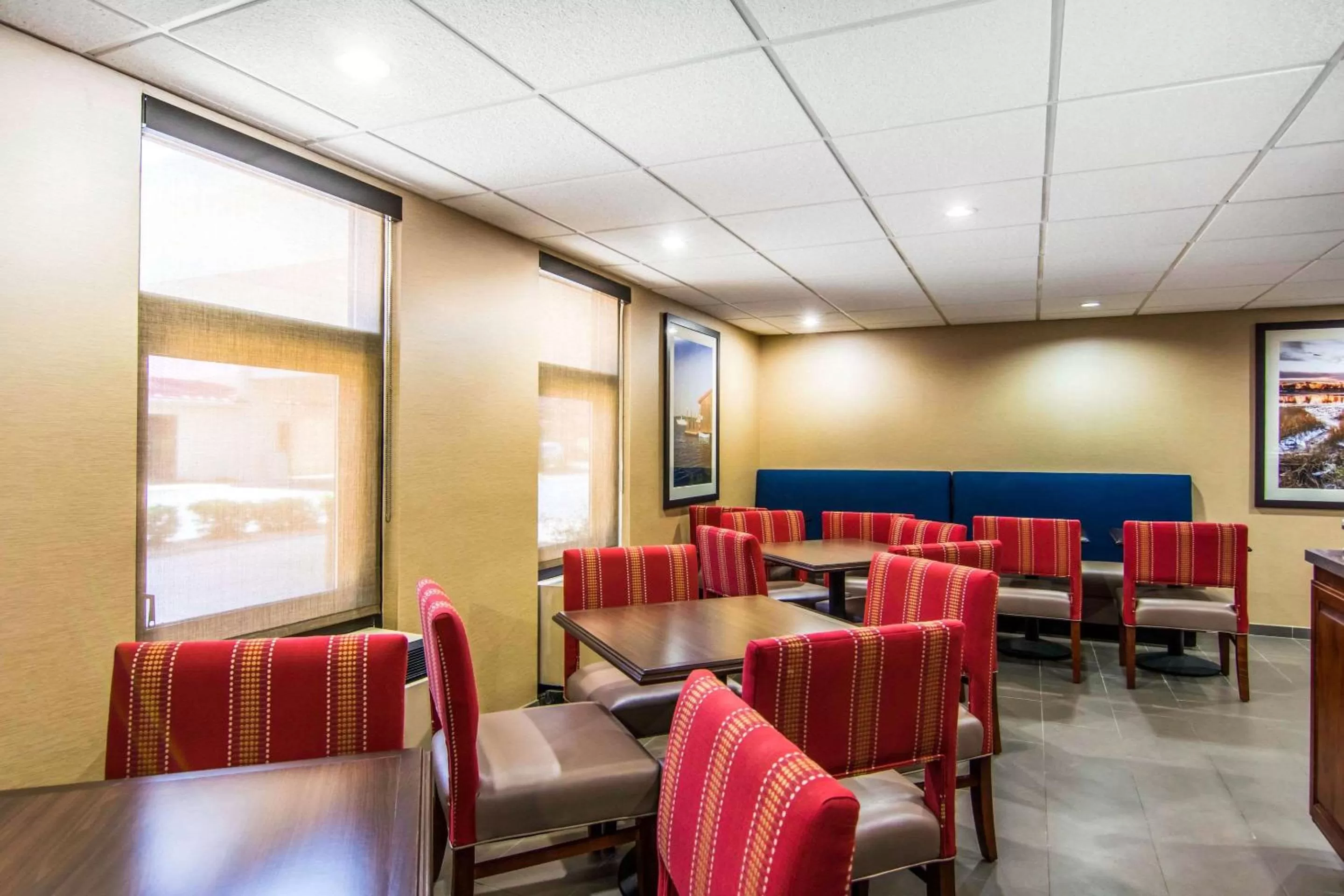 Restaurant/places to eat in Comfort Inn Newport News-Williamsburg East