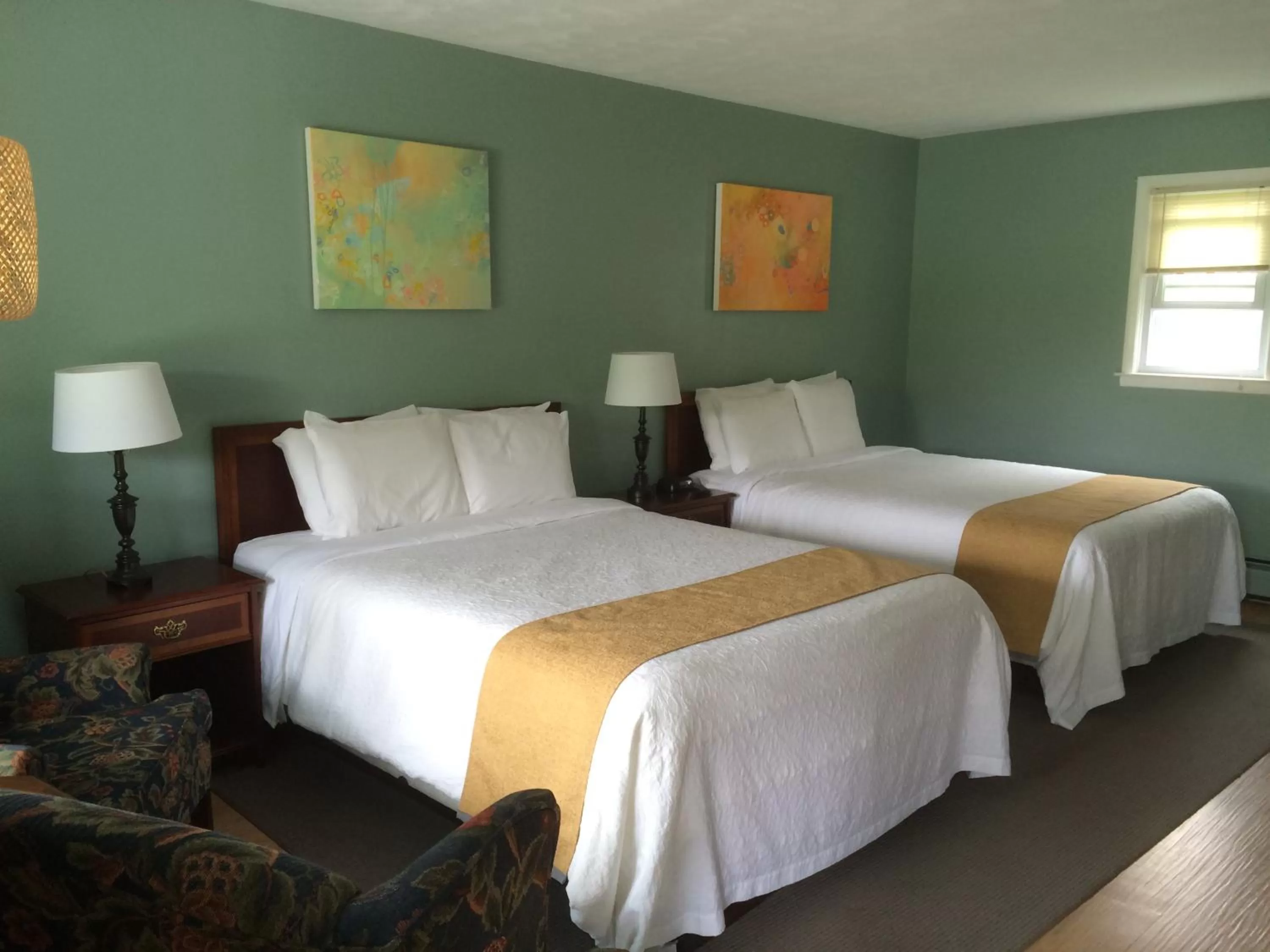 Photo of the whole room, Bed in Harwood Hill Motel