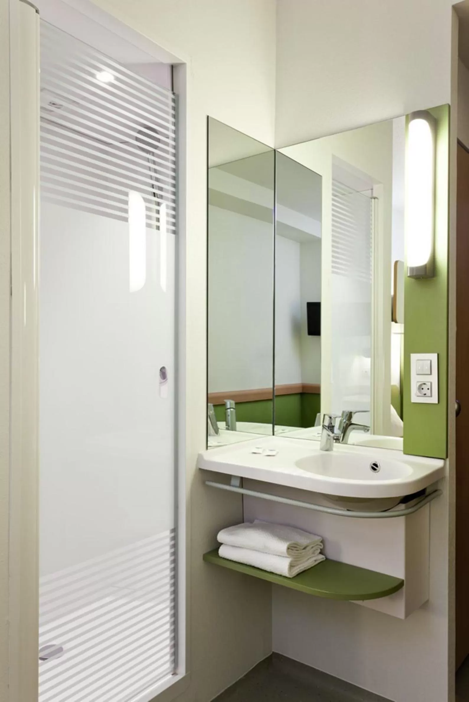 Bathroom in ibis budget Hotel Brussels Airport