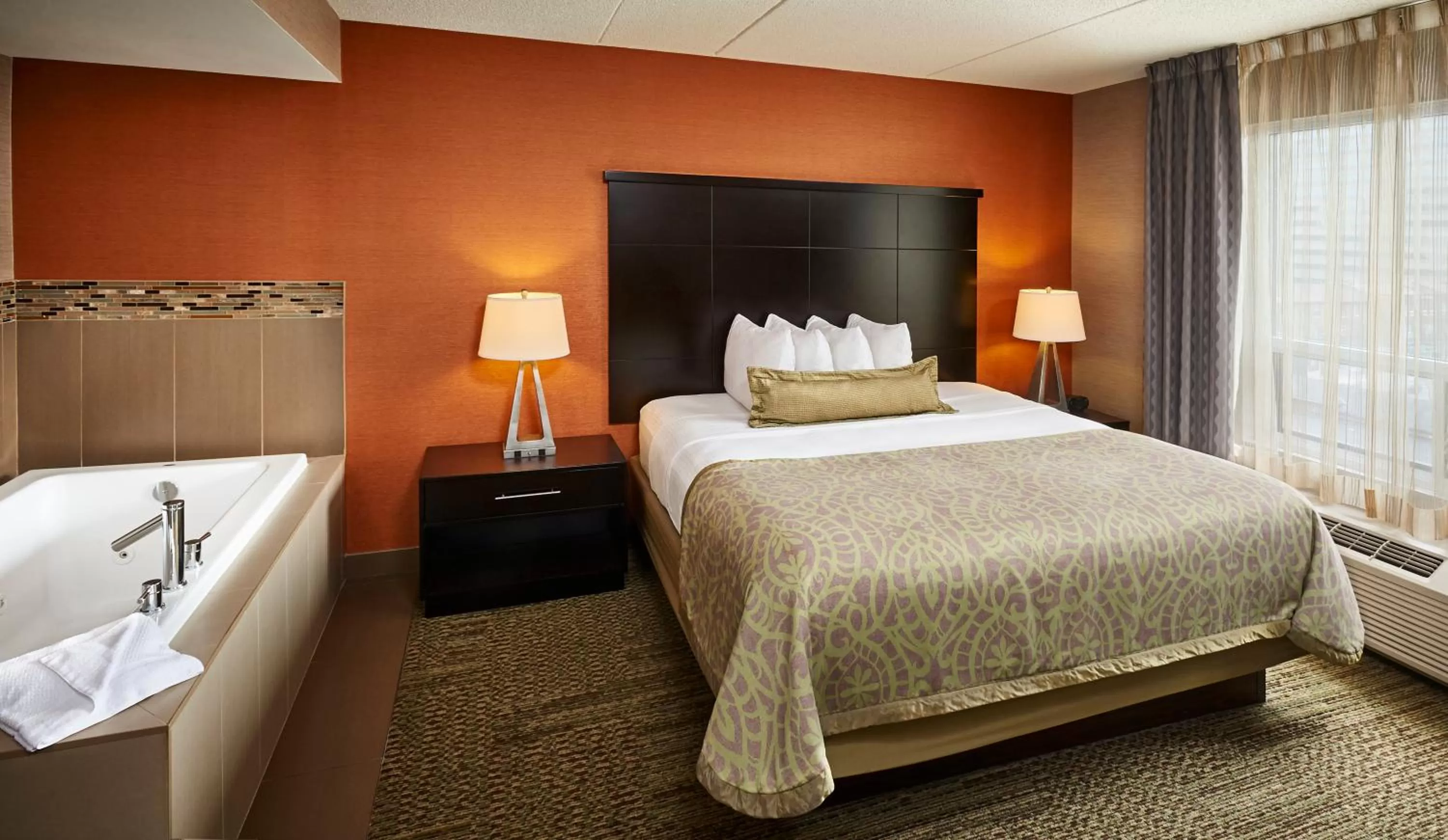 Bedroom, Bed in Staybridge Suites Hamilton - Downtown by IHG