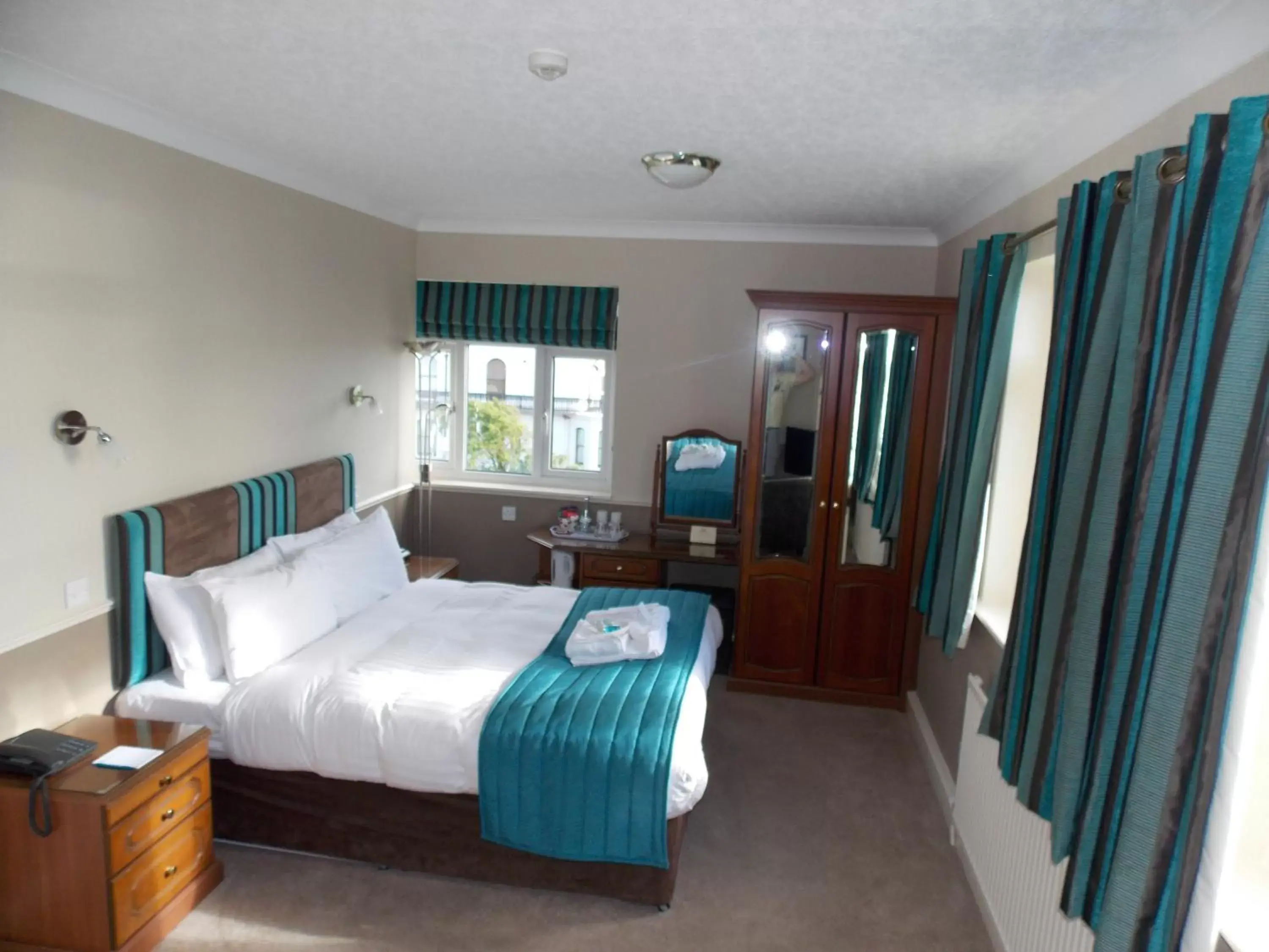 Double Room with Sea View in The White Lodge Hotel Double Room with Sea View in The White Lodge Hotel