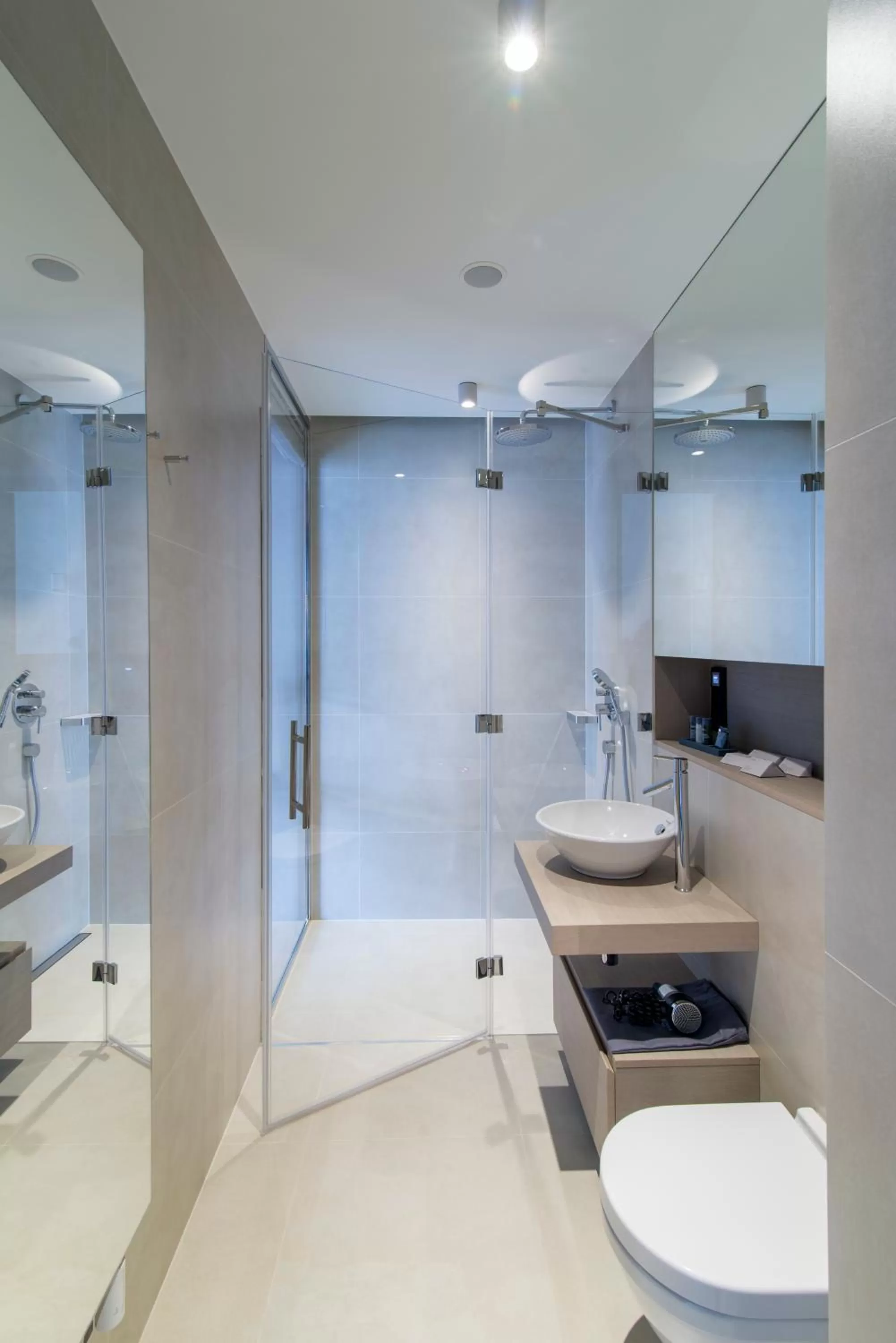 Shower in Ilonn Boutique Limanowskiego